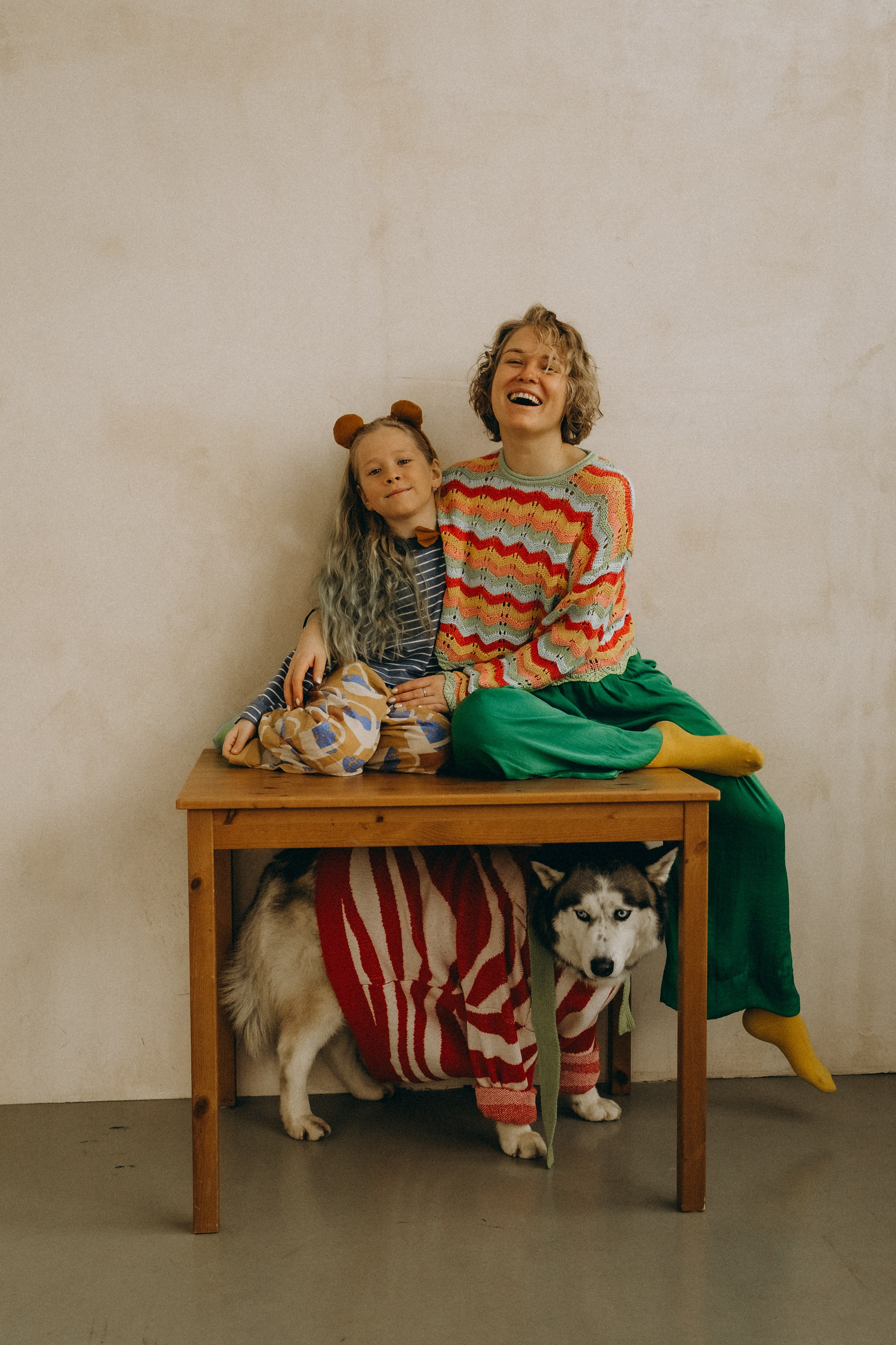 Катя, Лида, Вольт. Главная