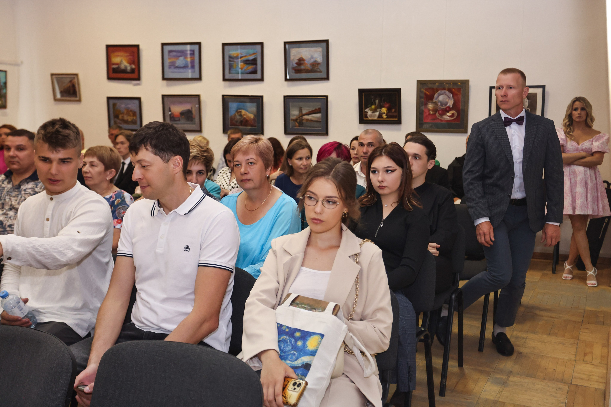 Вручение аттестатов. Школа № 7, выпускники 11 класса 2023 г. Студия выпускных альбомов Остров