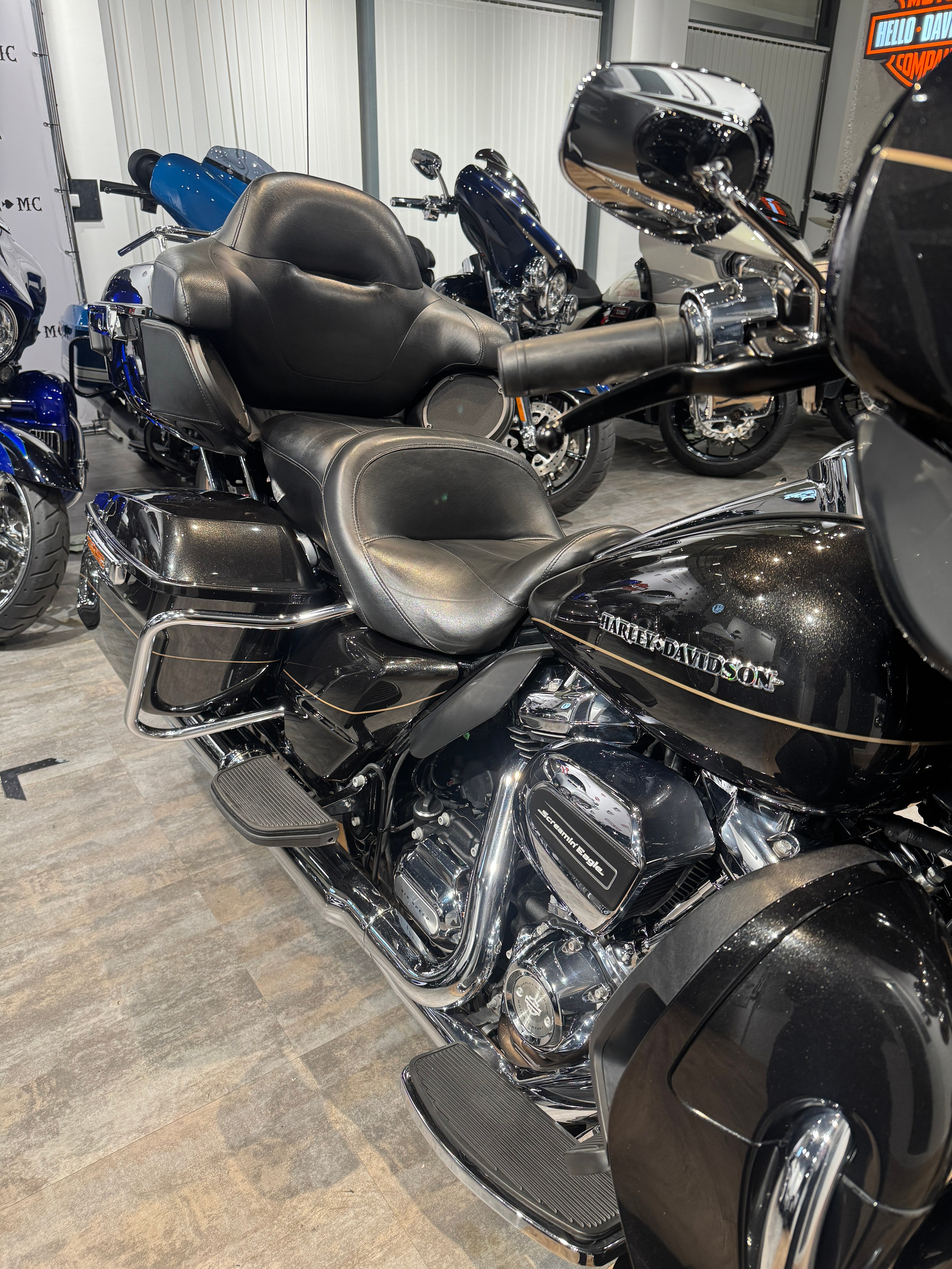 Мотоциклы Harley-Davidson 2017 Electra Glide Limited (Black Tempest) (Touring)  — купить мотоцикл. Hello Davidson, Москва. Только хорошие мотоциклы…