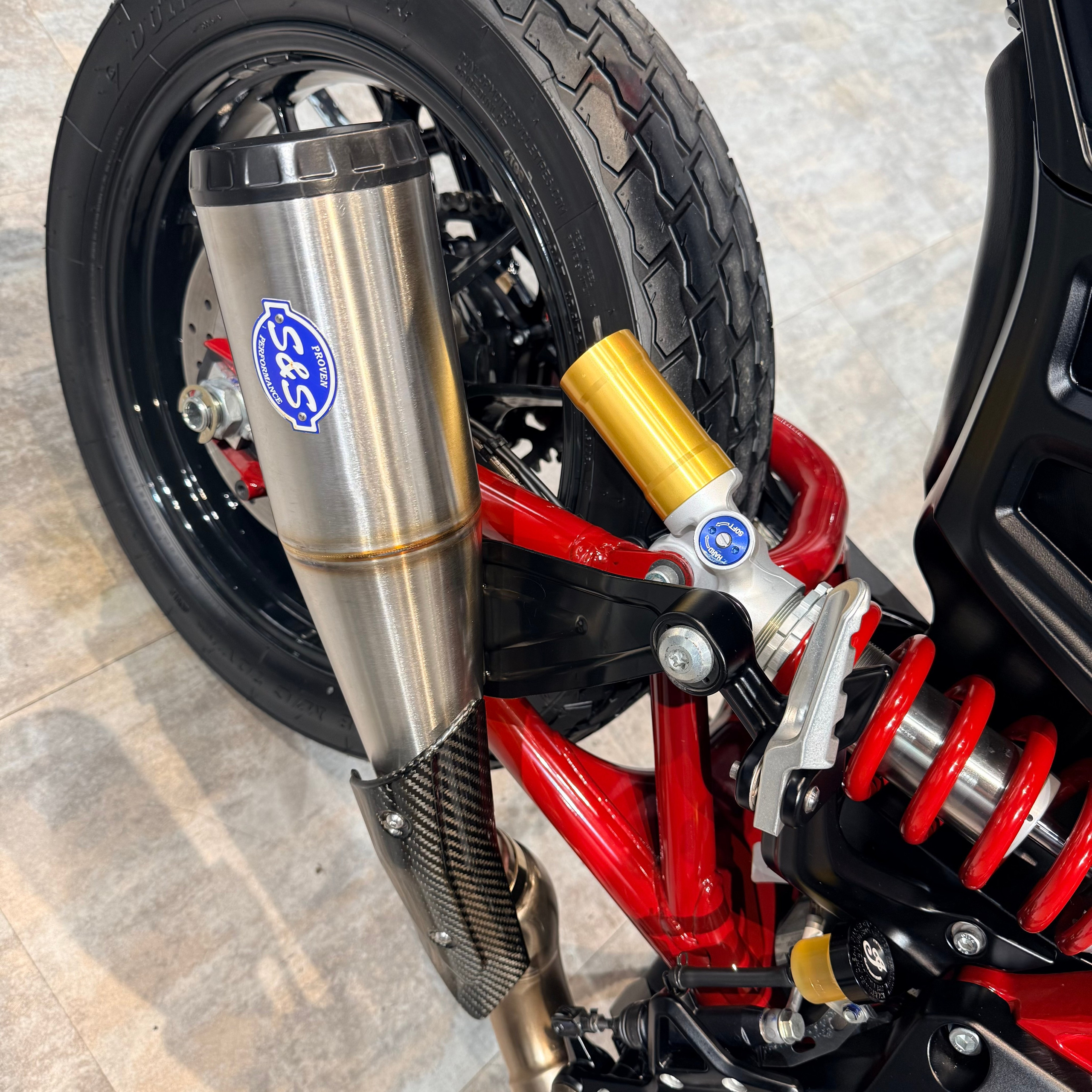 Купить 2021 Indian FTR Carbon Race Replica — подробнее на сайте. Hello Davidson, Москва. Только хорошие мотоциклы…