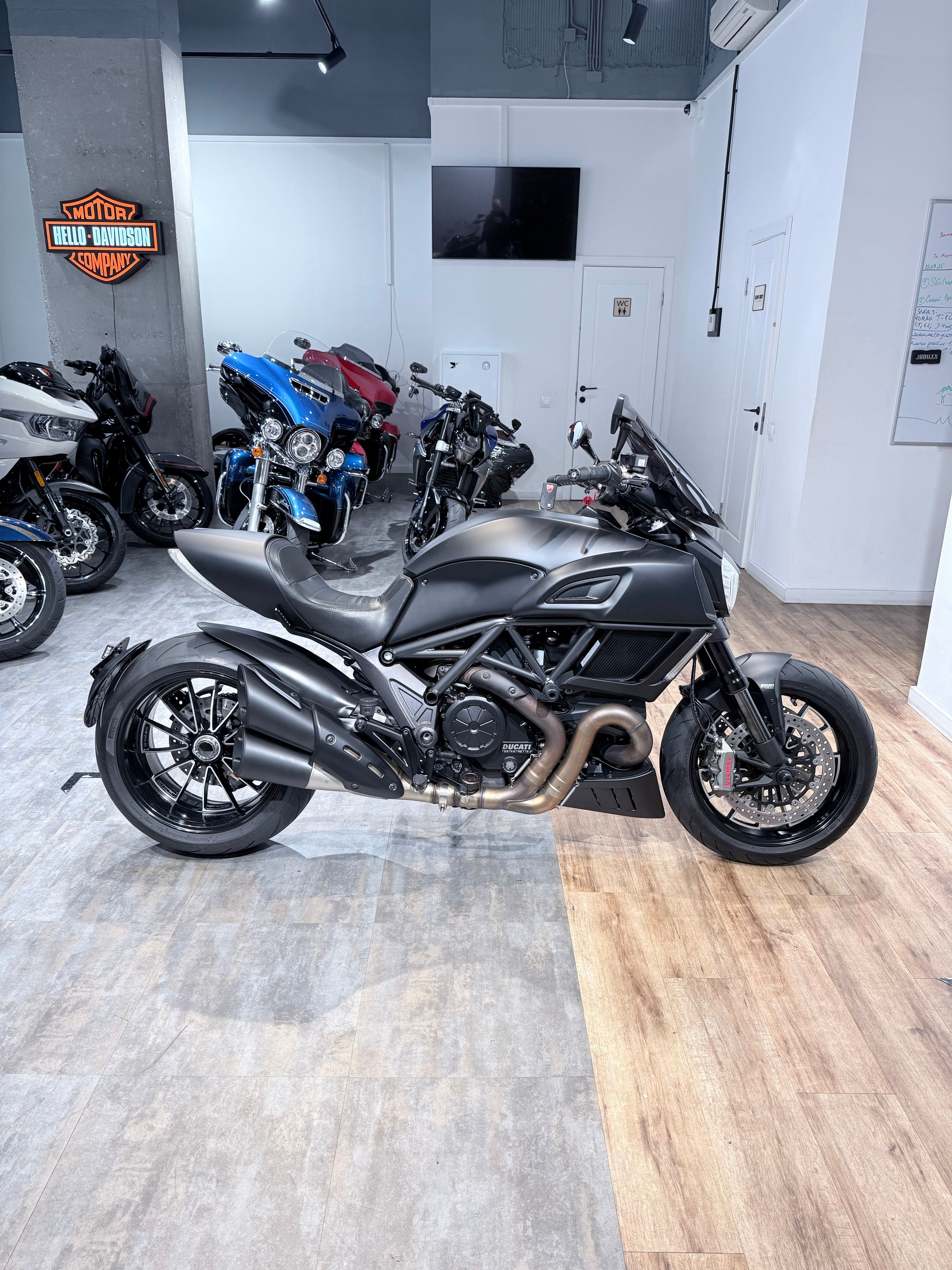 2015 Diavel Dark Stealth. Hello Davidson, Москва. Только хорошие мотоциклы…