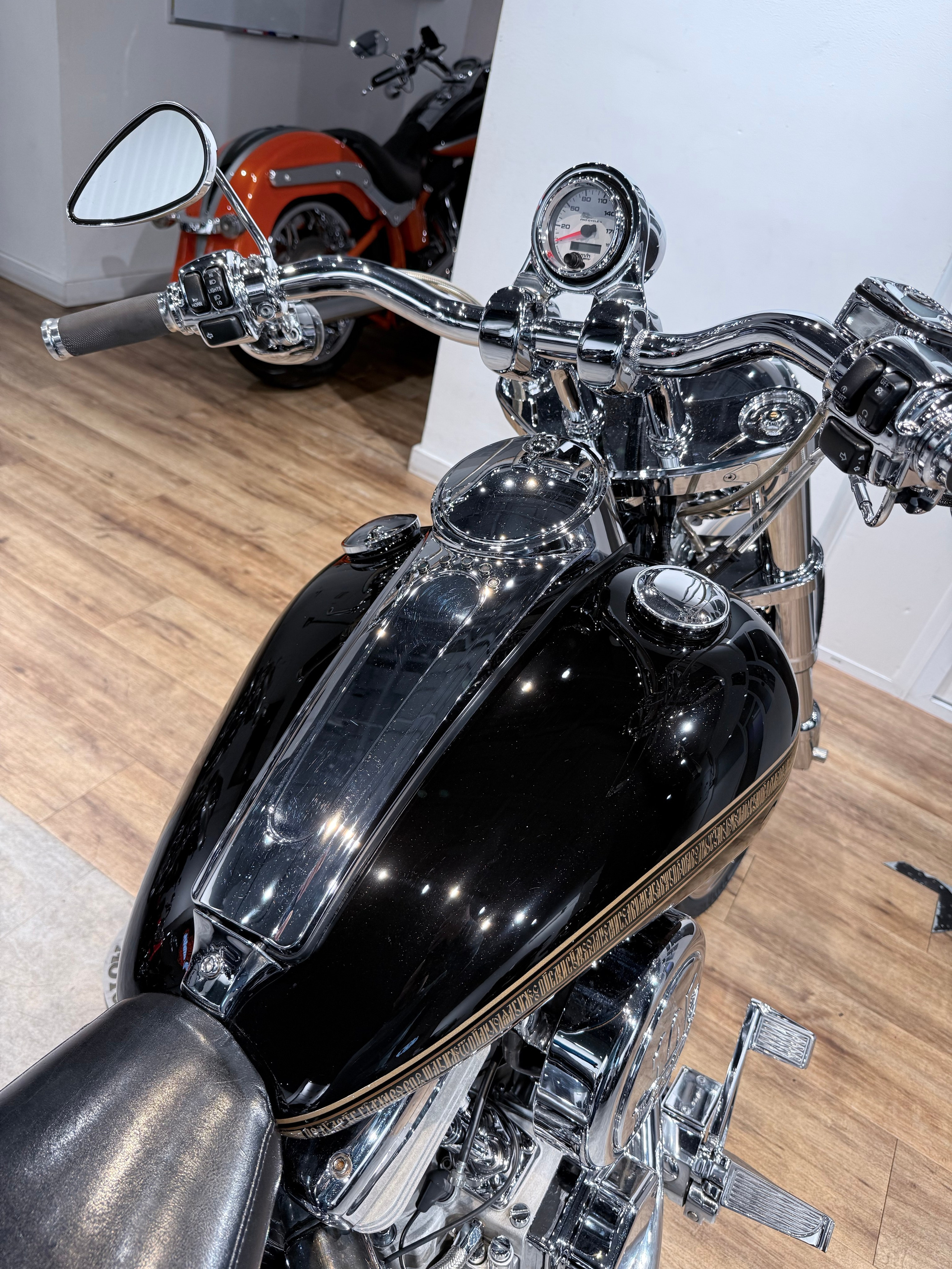 Breakout Custom. Hello Davidson, Москва. Только хорошие мотоциклы…