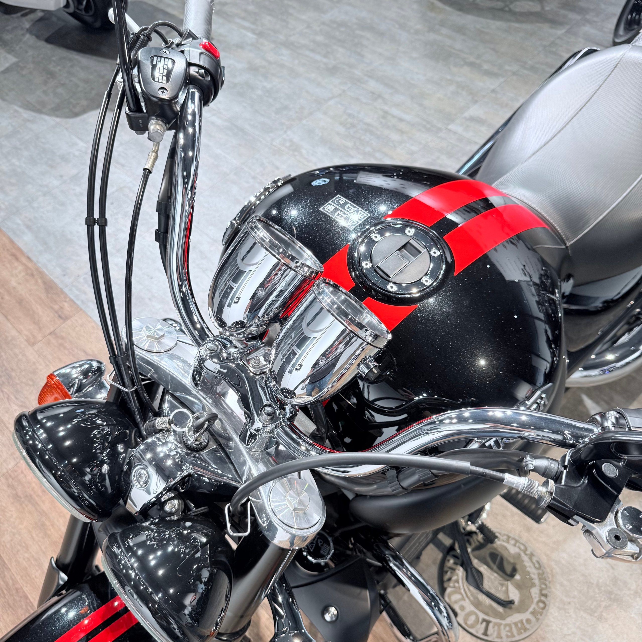 Купить Triumph 2017 Rocket III Roadster — подробнее на сайте. Hello Davidson, Москва. Только хорошие мотоциклы…