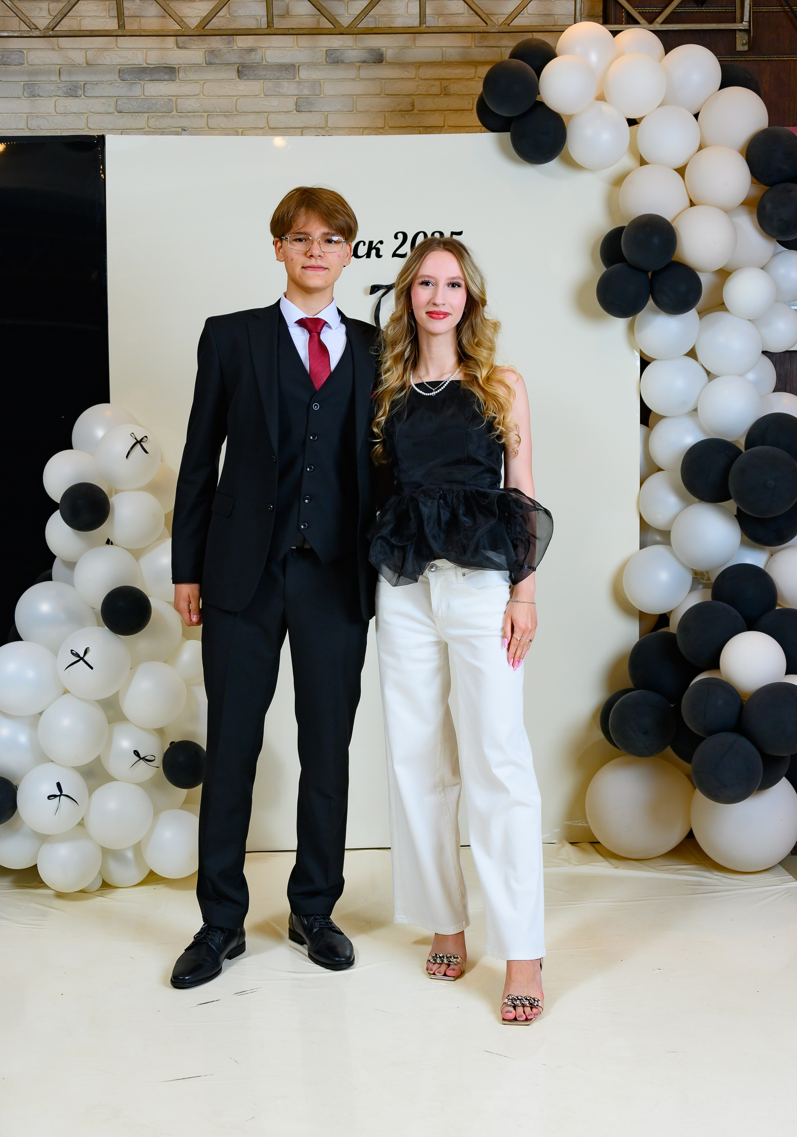 Выпускной 2025 11 кл. Семейный и детский фотограф в Новороссийске Лебедева Елена