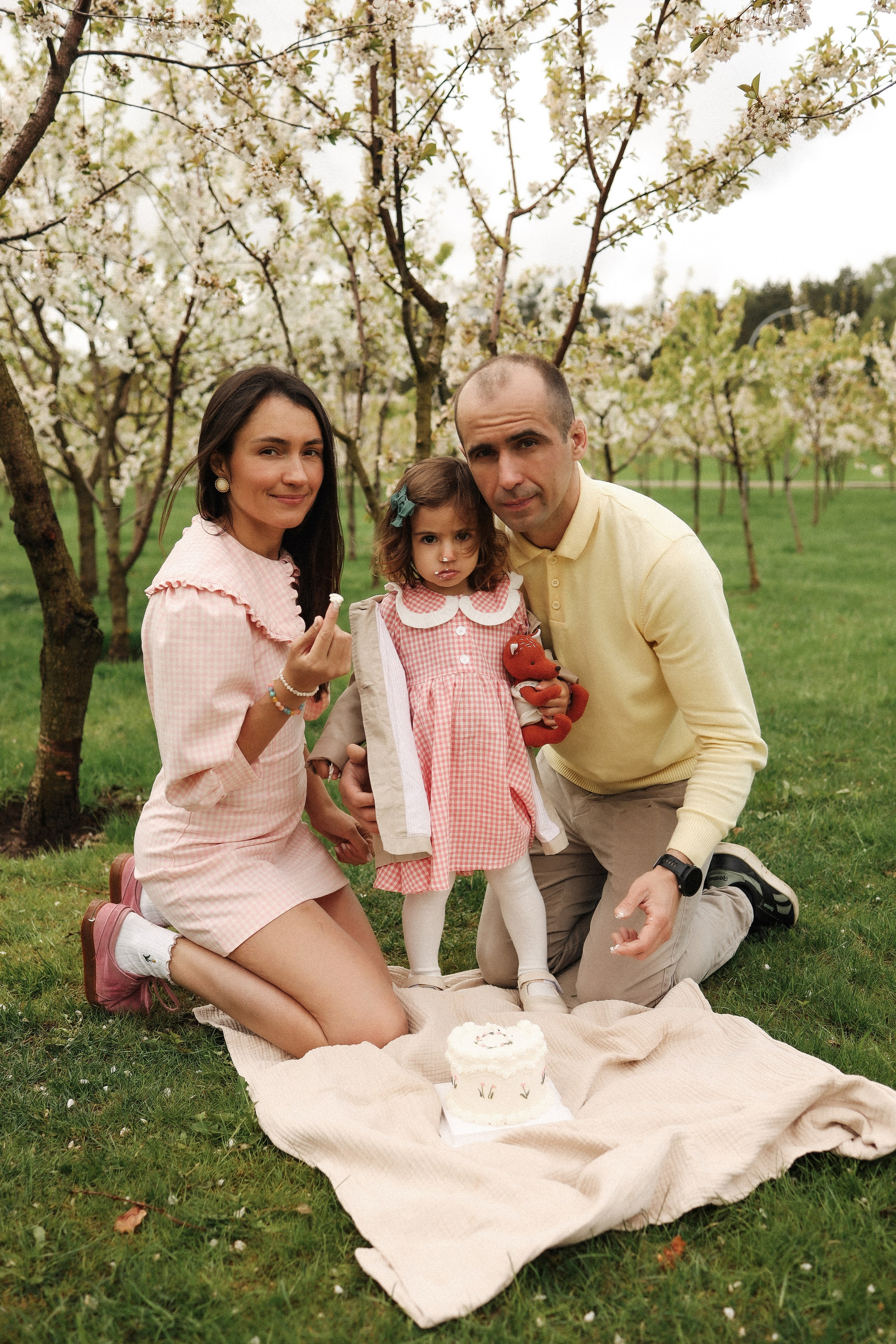 День рождения в цветущем саду. Семейный и lovestory фотограф в Москве Светлана Коняхина