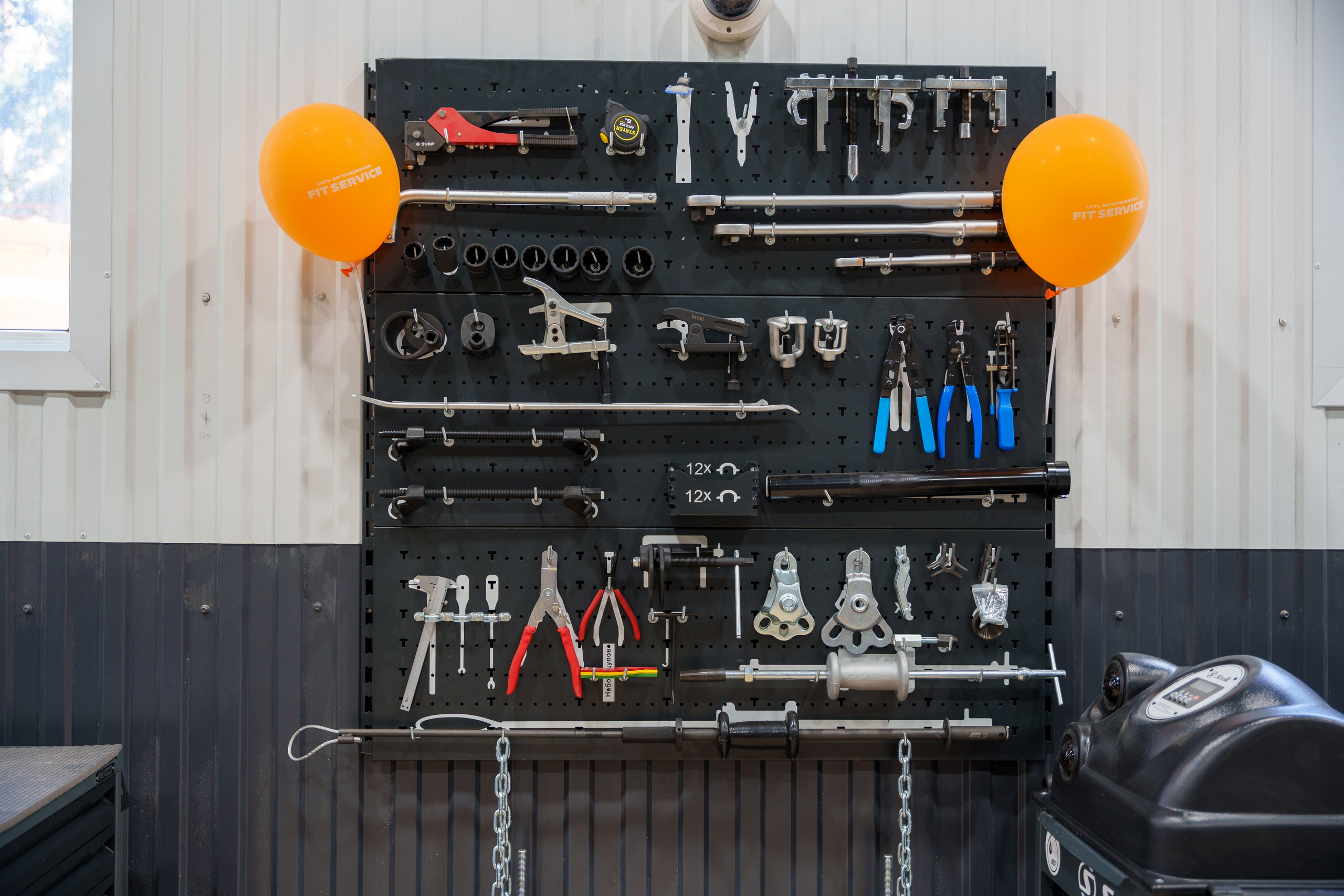 Интерьерная фотосъемка автосервиса Fit Service в Краснодаре — Профессиональная фотосъемка интерьера техцентра в Краснодаресеть СТО. Шедевры для Вас! Фотограф и Видеограф в Краснодаре Пахиев Руслан