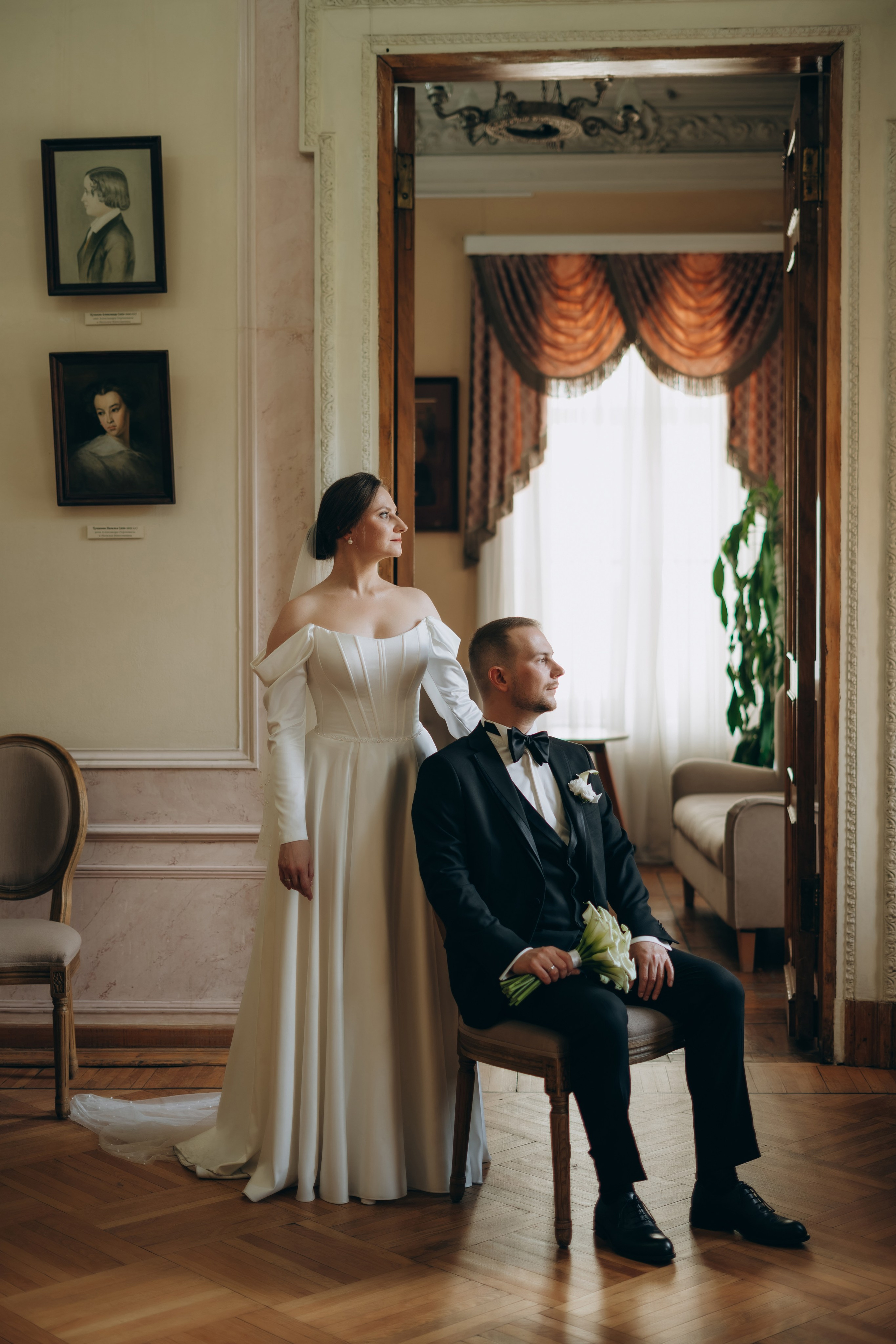 Свадебная фотосессия в Москве / Библиотека-читальня им. А. С. Пушкина. Фотограф Москва Виктория-Антуанетта