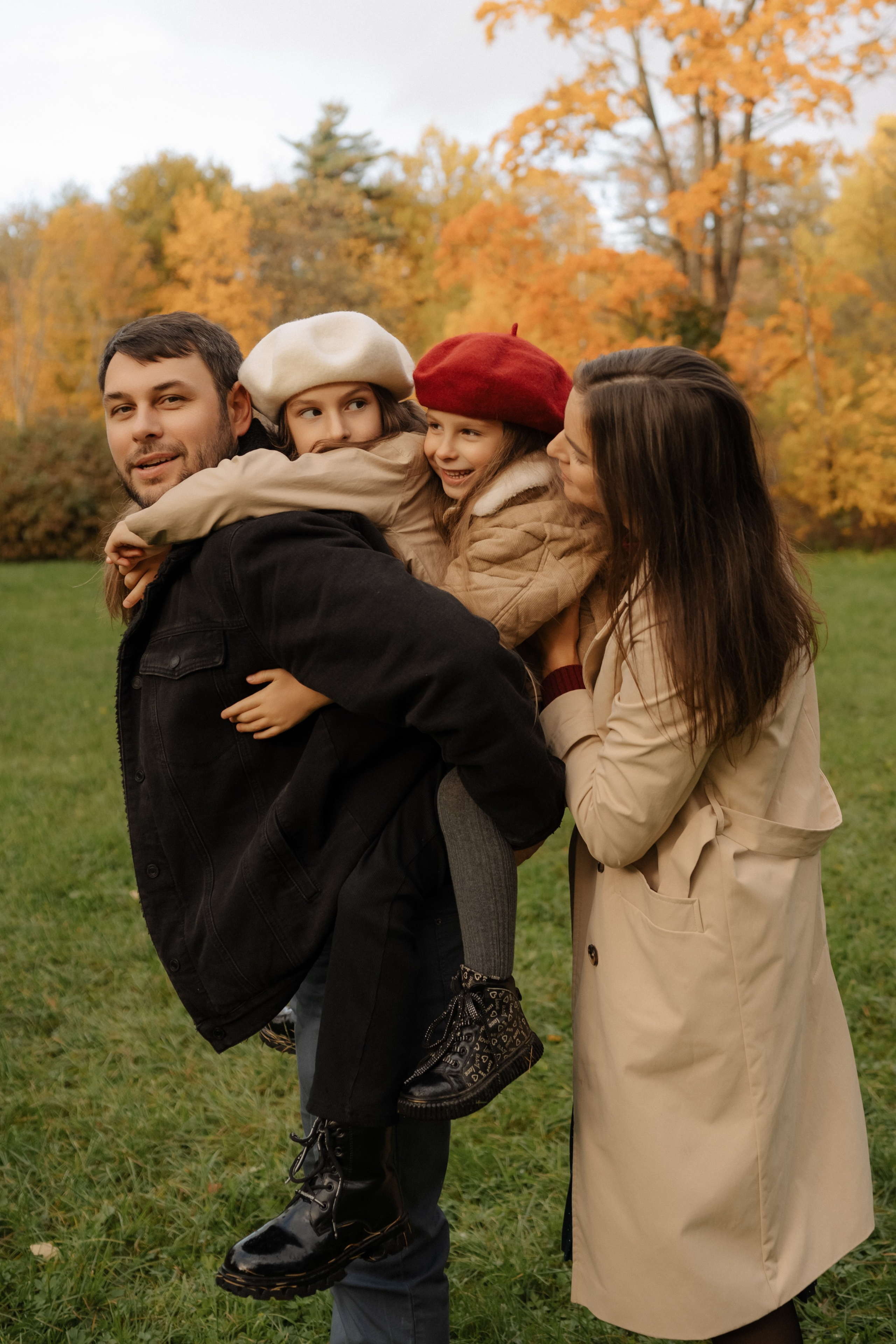 Надя, Женя, Николь и Даша. Дьяконова Валерия семейный и детский фотограф в Санкт-Петербурге