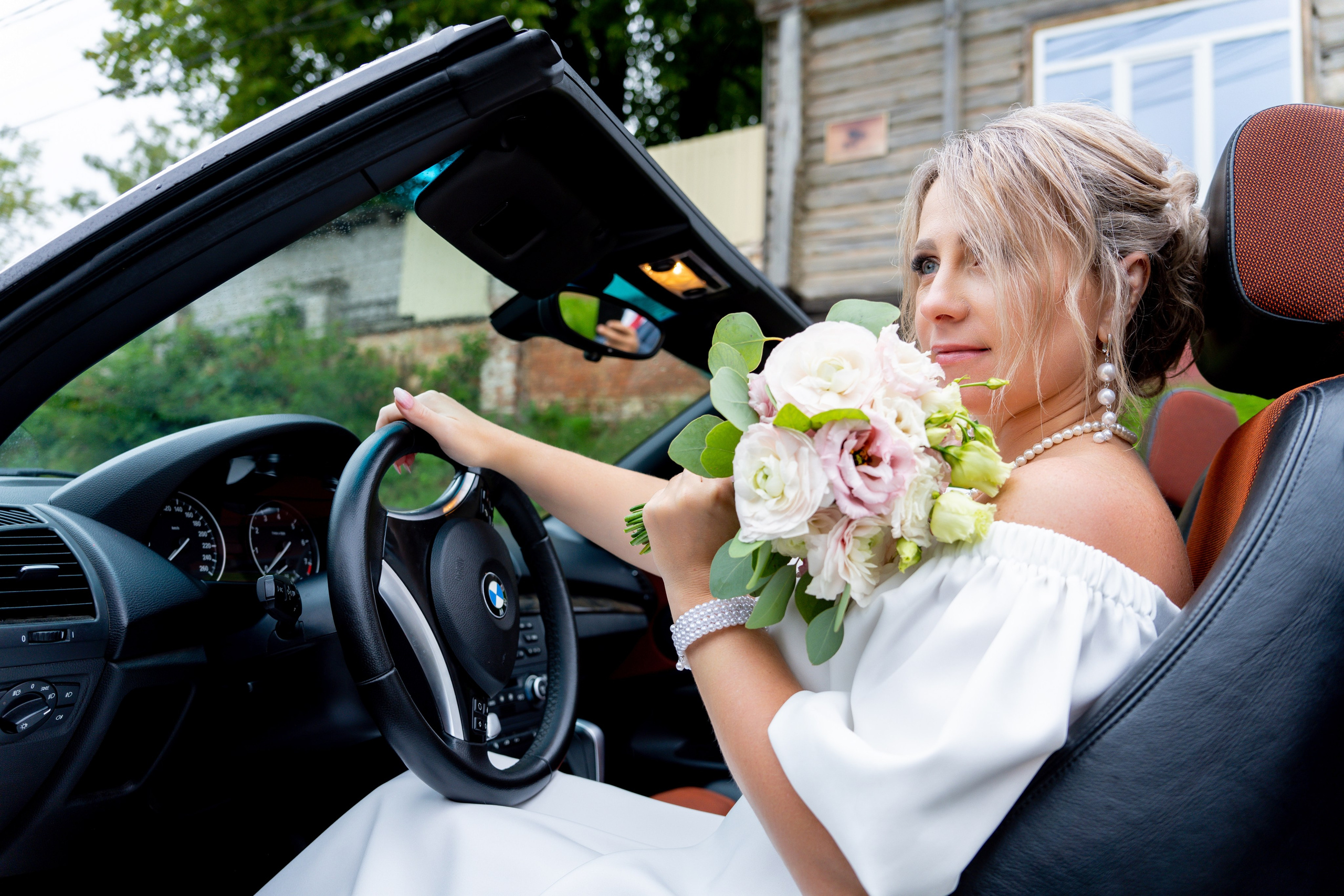 Свадебная фотосессия с кабриолетом. Видеограф Алексей Жарков