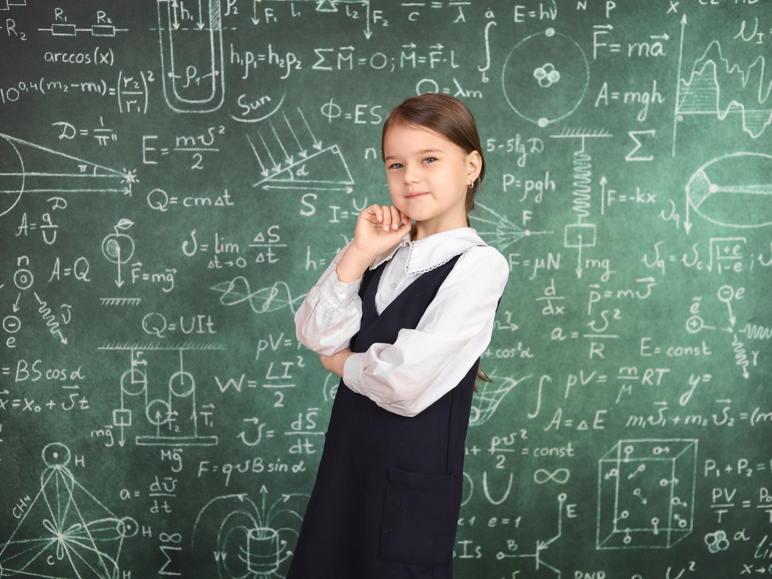 Выпускная книга "Ветер". Выпускные альбомы в Тюмени для школ, садов, вузов спортивных секций