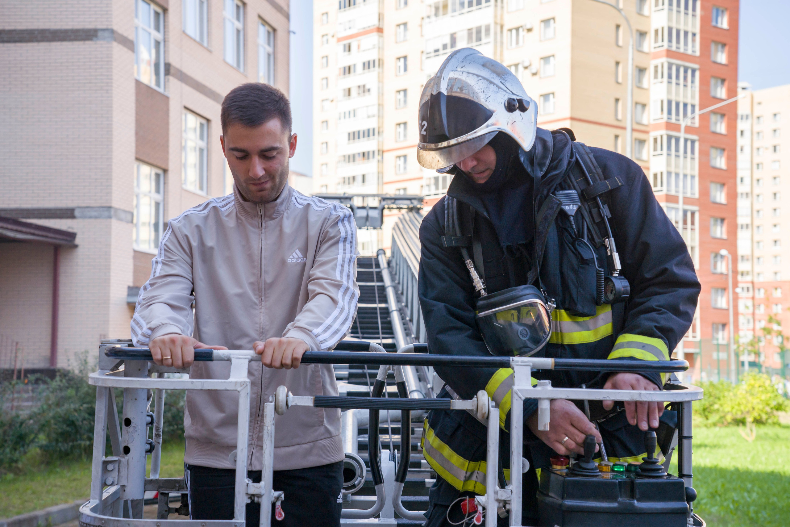 МЧС тренировка эвакуации в школе. Фотограф в Санкт-Петербурге. Репортажная и все съёмки для бизнеса