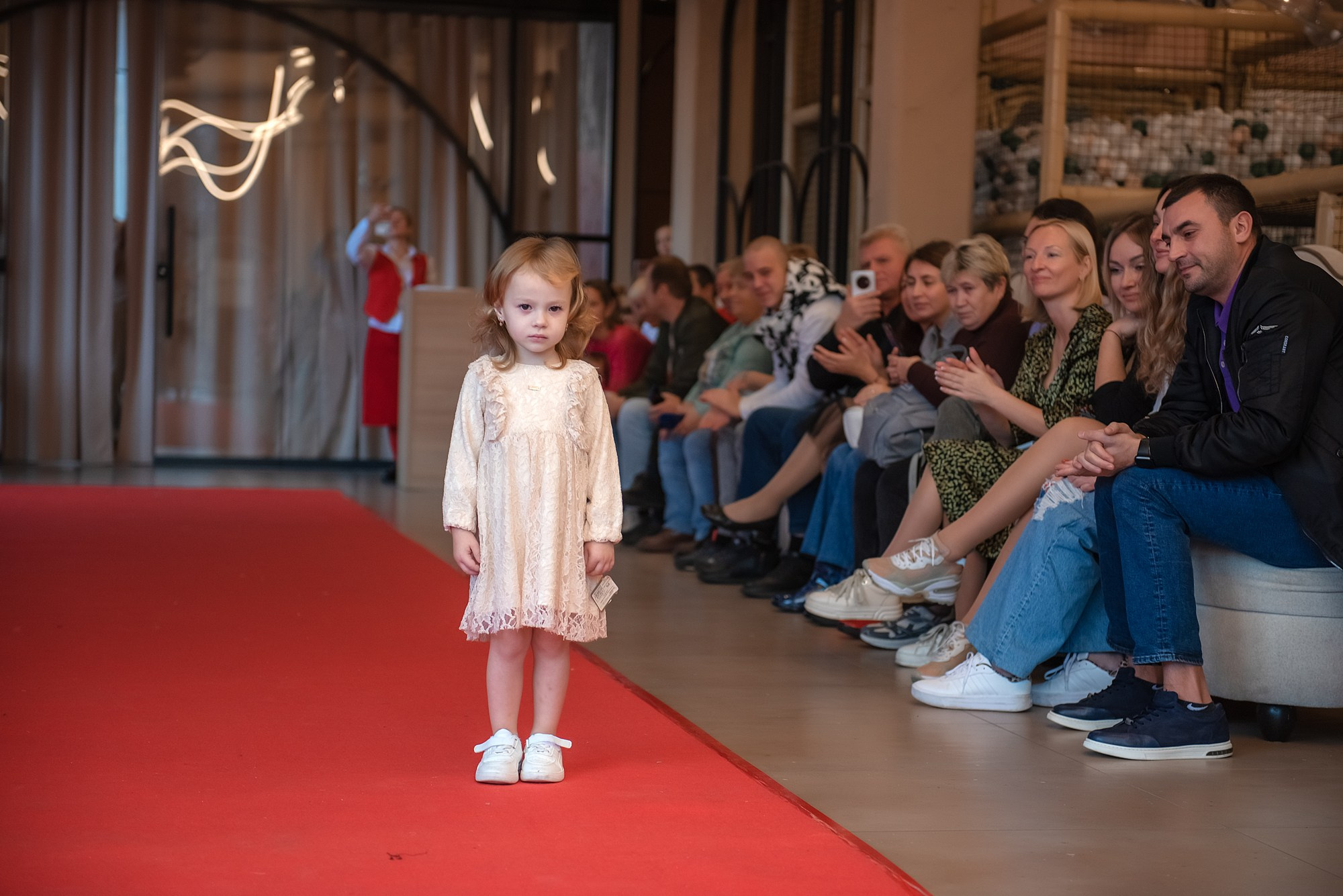 HAPPYkids дефиле в день мамы. Семейный и коммерческий фотограф в Сочи Александр Бодунов