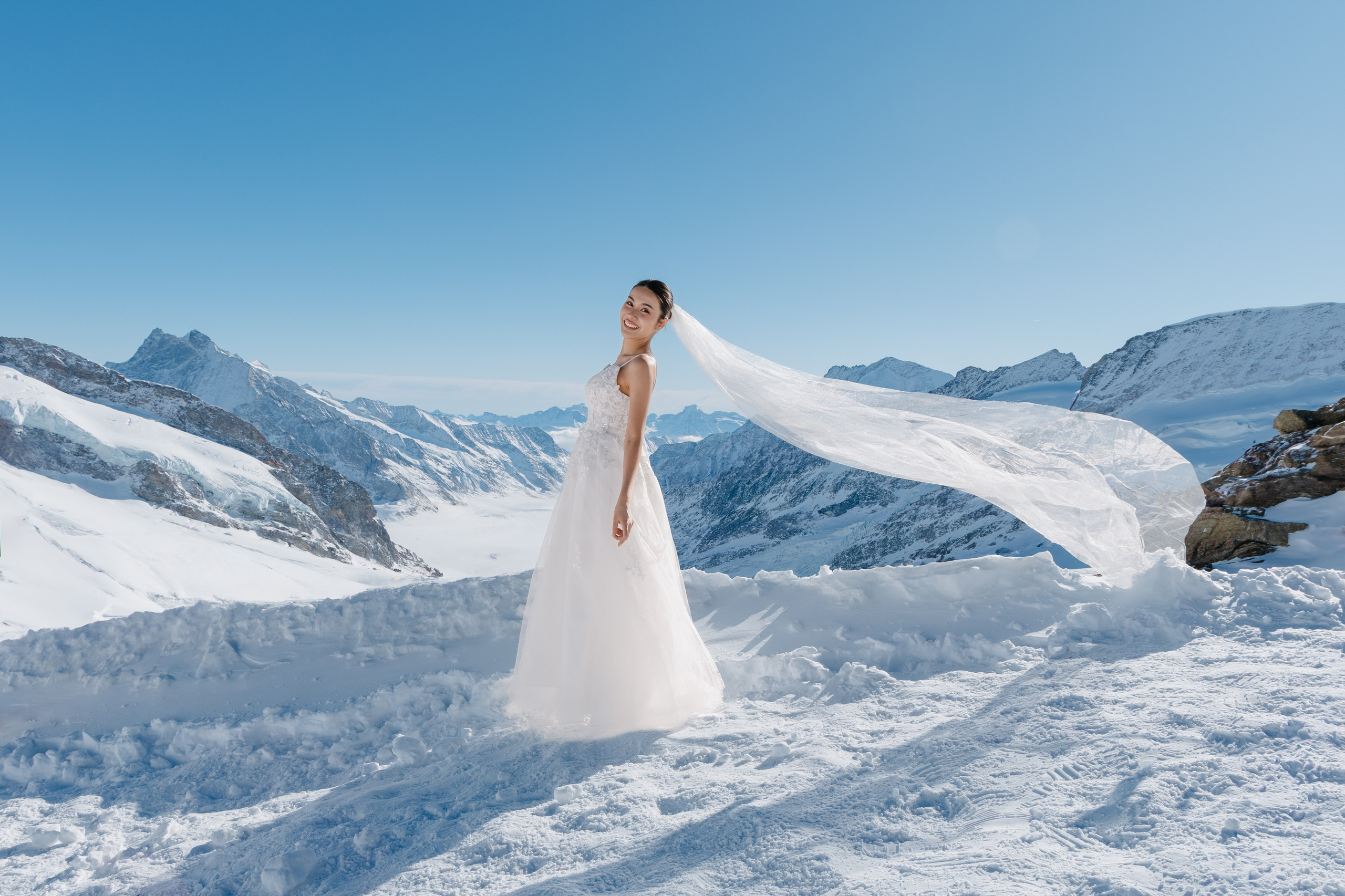 Sugar & V (Jungfraujoch). Photographer in Interlaken area