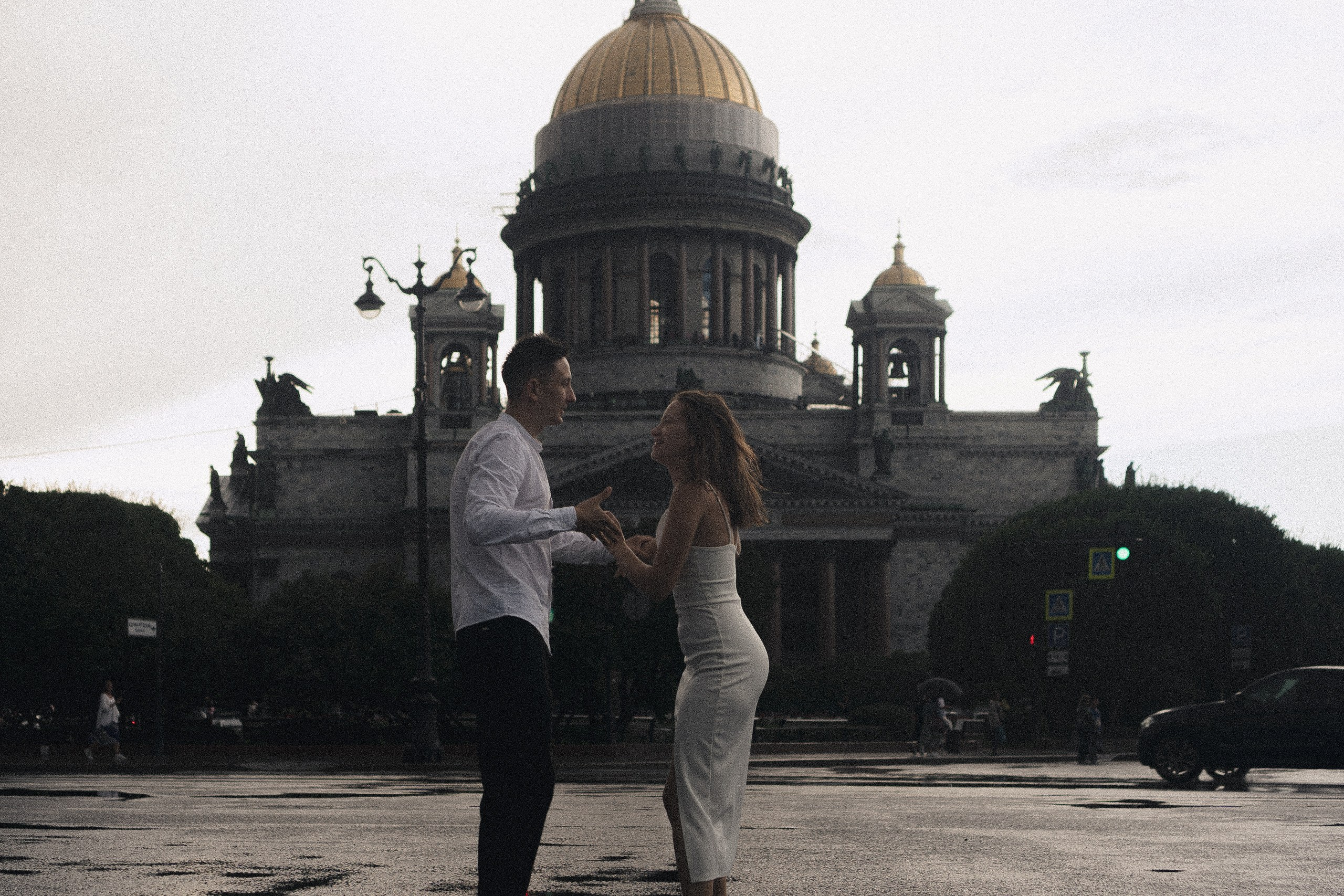 СВАДЕБНАЯ ФОТОСЕСИСИЯ В МЕТРО И ВОЗЛЕ ИСАКИЕВСКОГО СОБОРА В ДОЖДЬ. Профессиональный фотограф, Санкт-Петербург — Виктория Богомолова