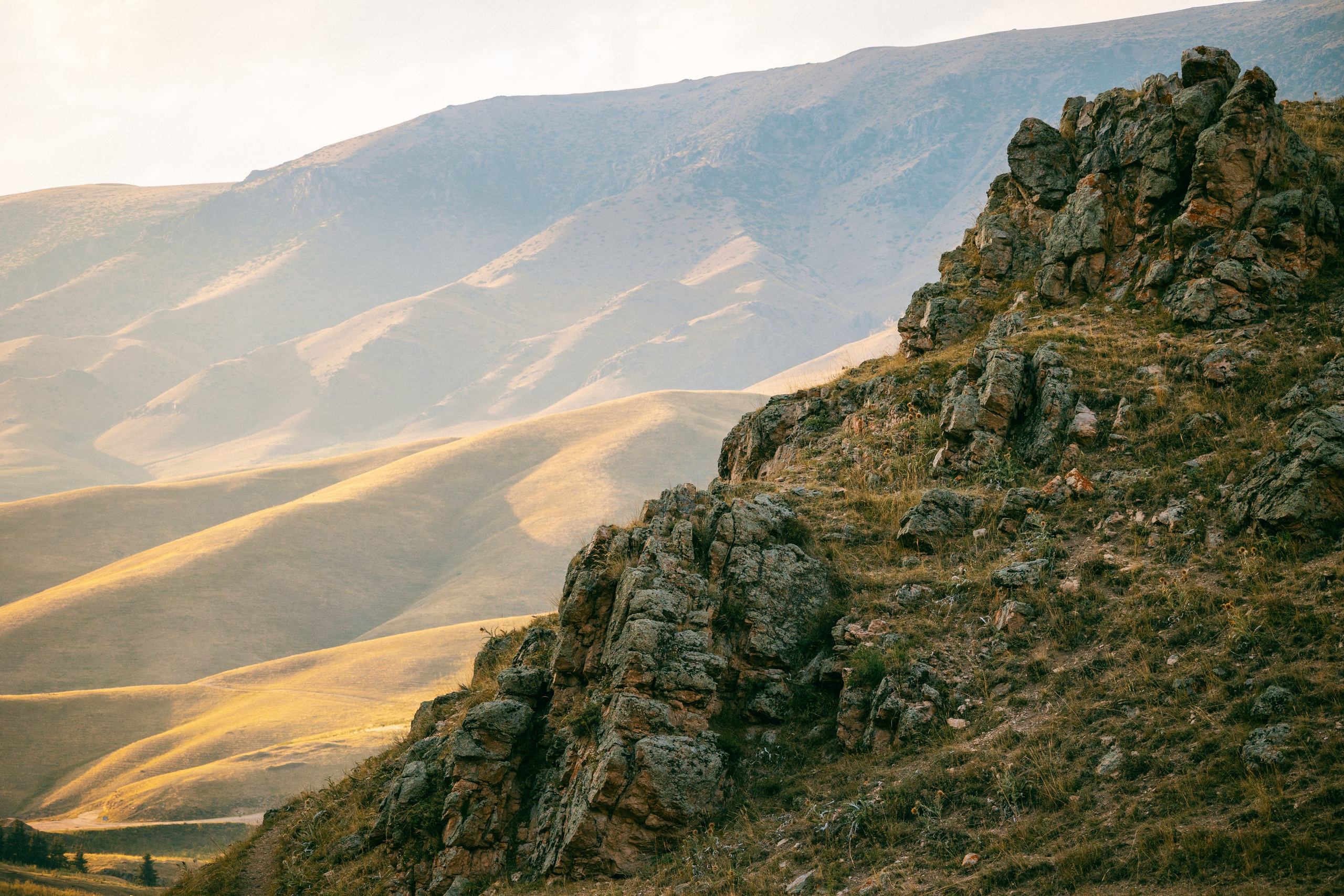 Плато Ассы, озеро Иссык и водопад: комфорт-маршрут, джипы, мини-группа. Экскурсии и туры по Алматы