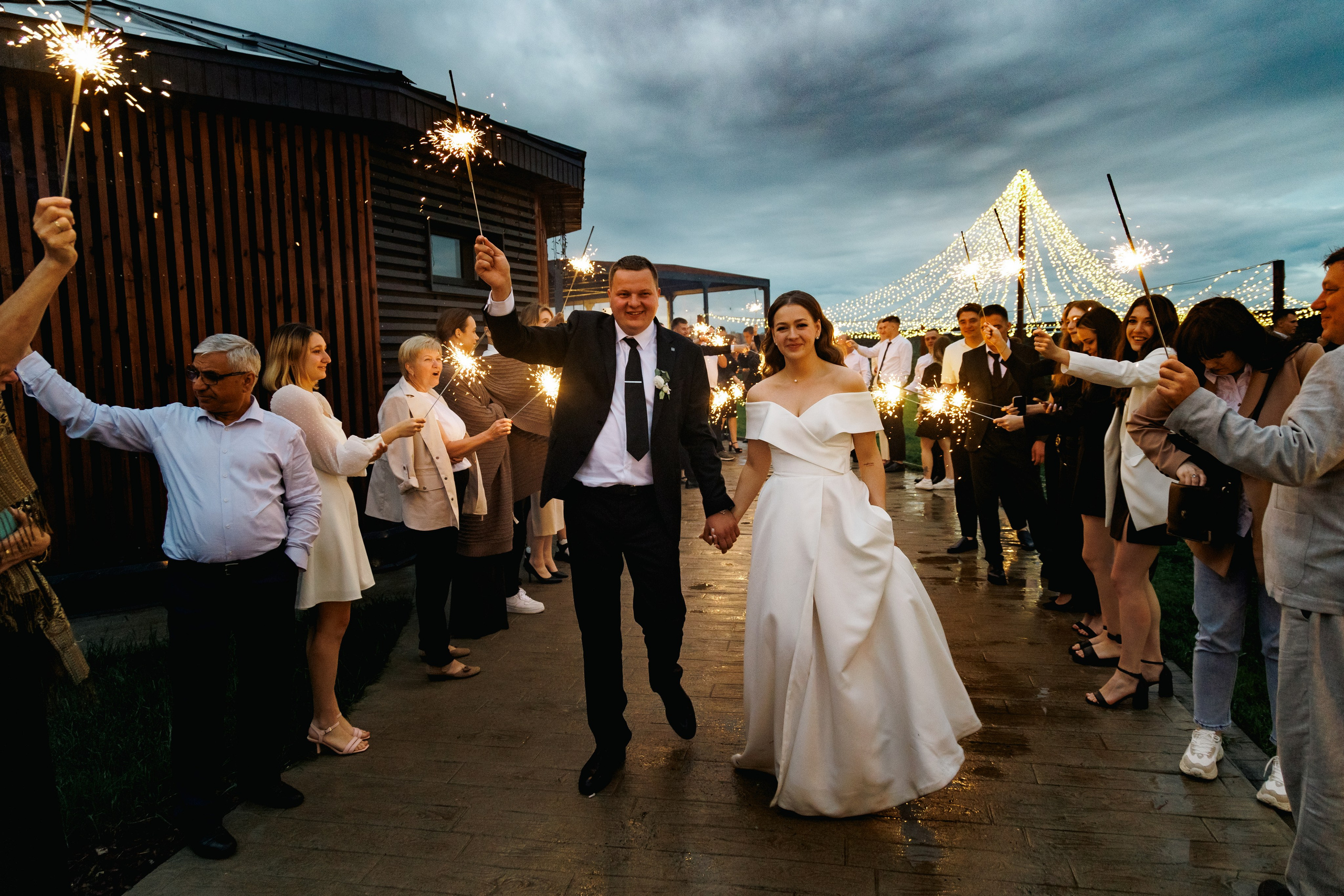 Данил и Любовь, мои фото с этого праздника. я был гость). Свадебный и семейный фотограф в г. Волхов Алексей Кочерыжкин