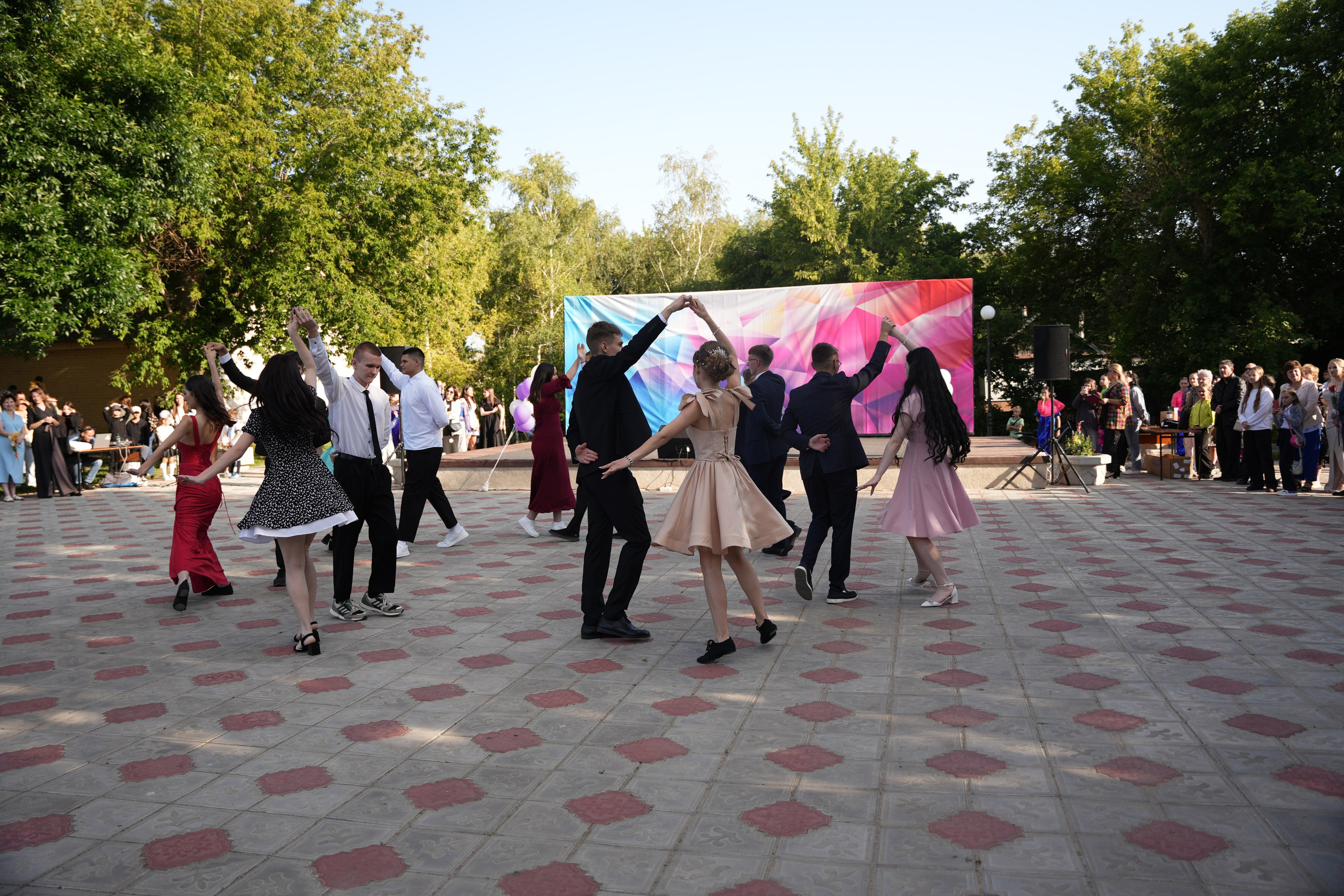 Выпускной в парке. Ольга Плаксина фотограф в Саратове