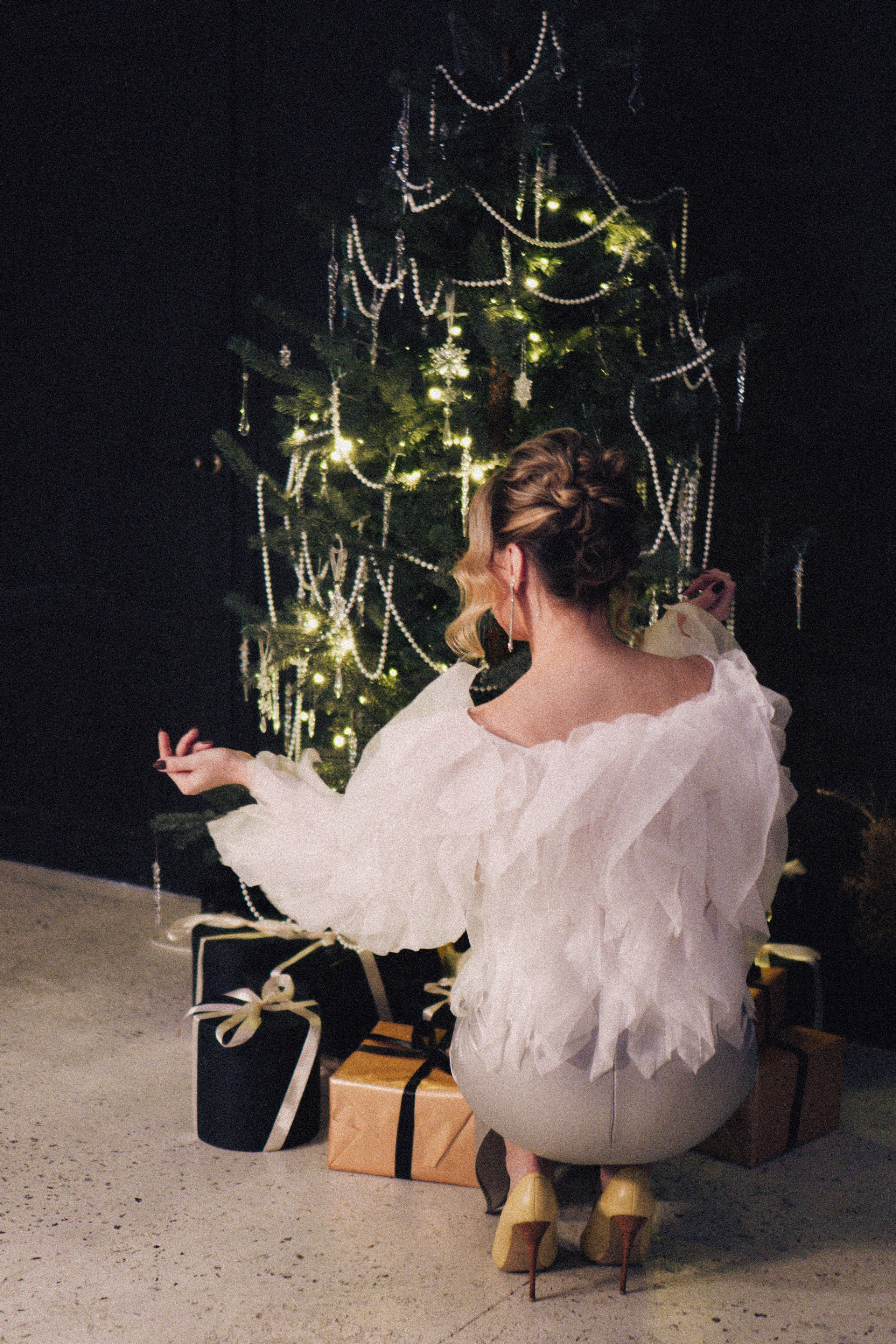 НОВОГОДНЯЯ ФОТОСЕСИИЯ В СТУДИИ ДЛЯ ДЕВУШКИ И ПРОГУЛКА ПО ЧЕРНЫШЕВСКОЙ. Профессиональный фотограф, Санкт-Петербург — Виктория Богомолова