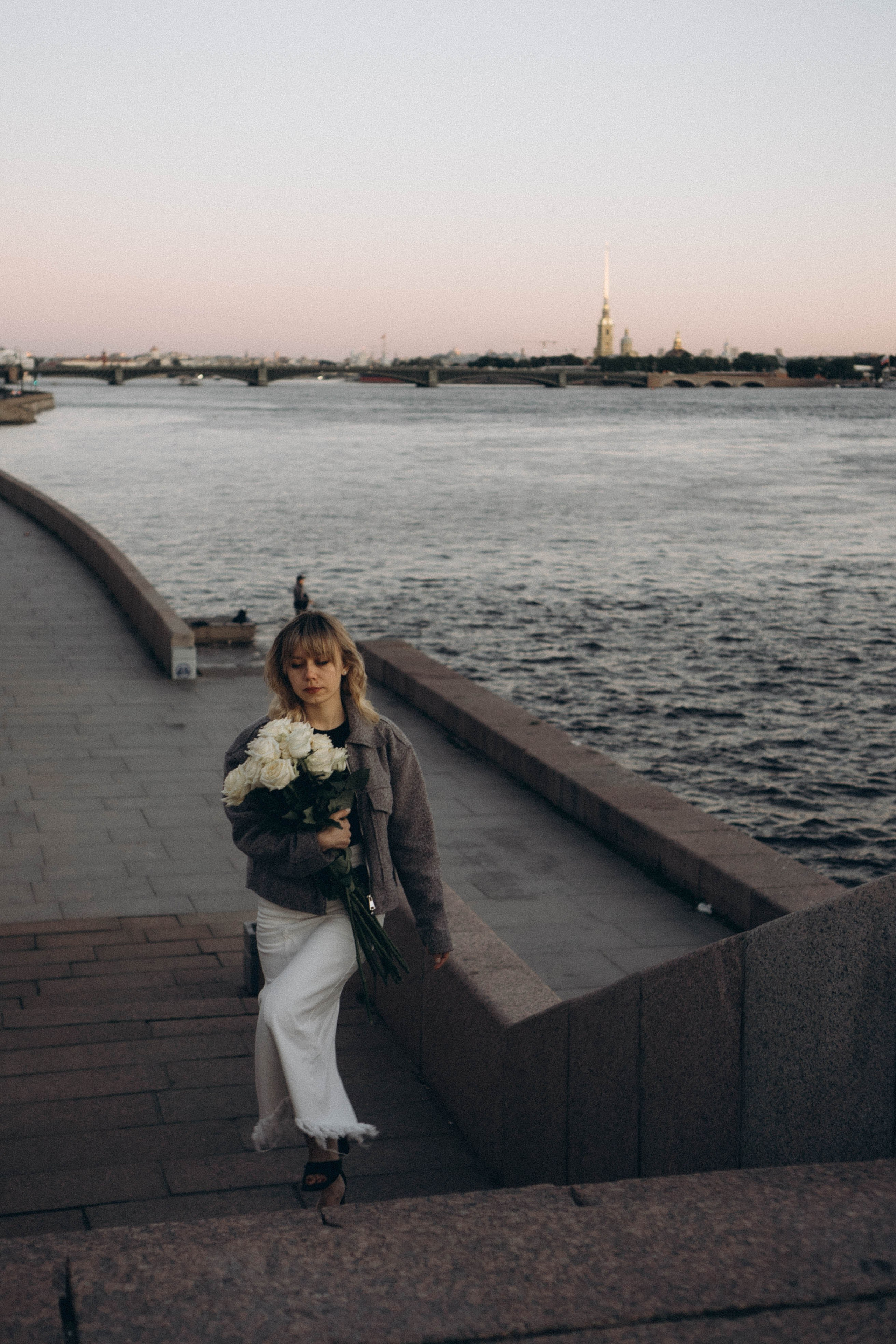 ПРОГУЛКА ПО ГОРОДУ В БЕЛЫЕ НОЧИ (другой вариант). Профессиональный фотограф, Санкт-Петербург — Виктория Богомолова