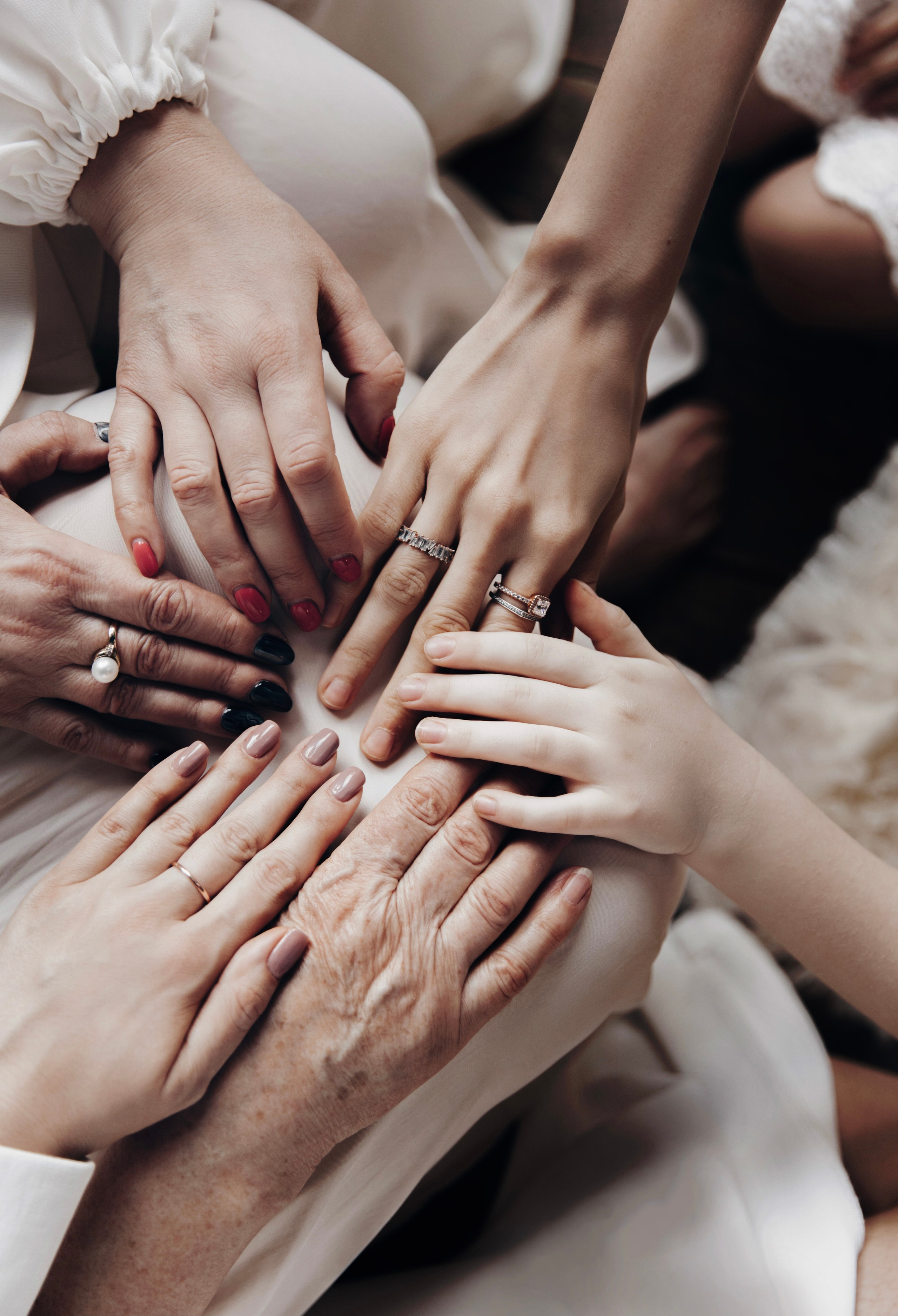 поколение женских рук 