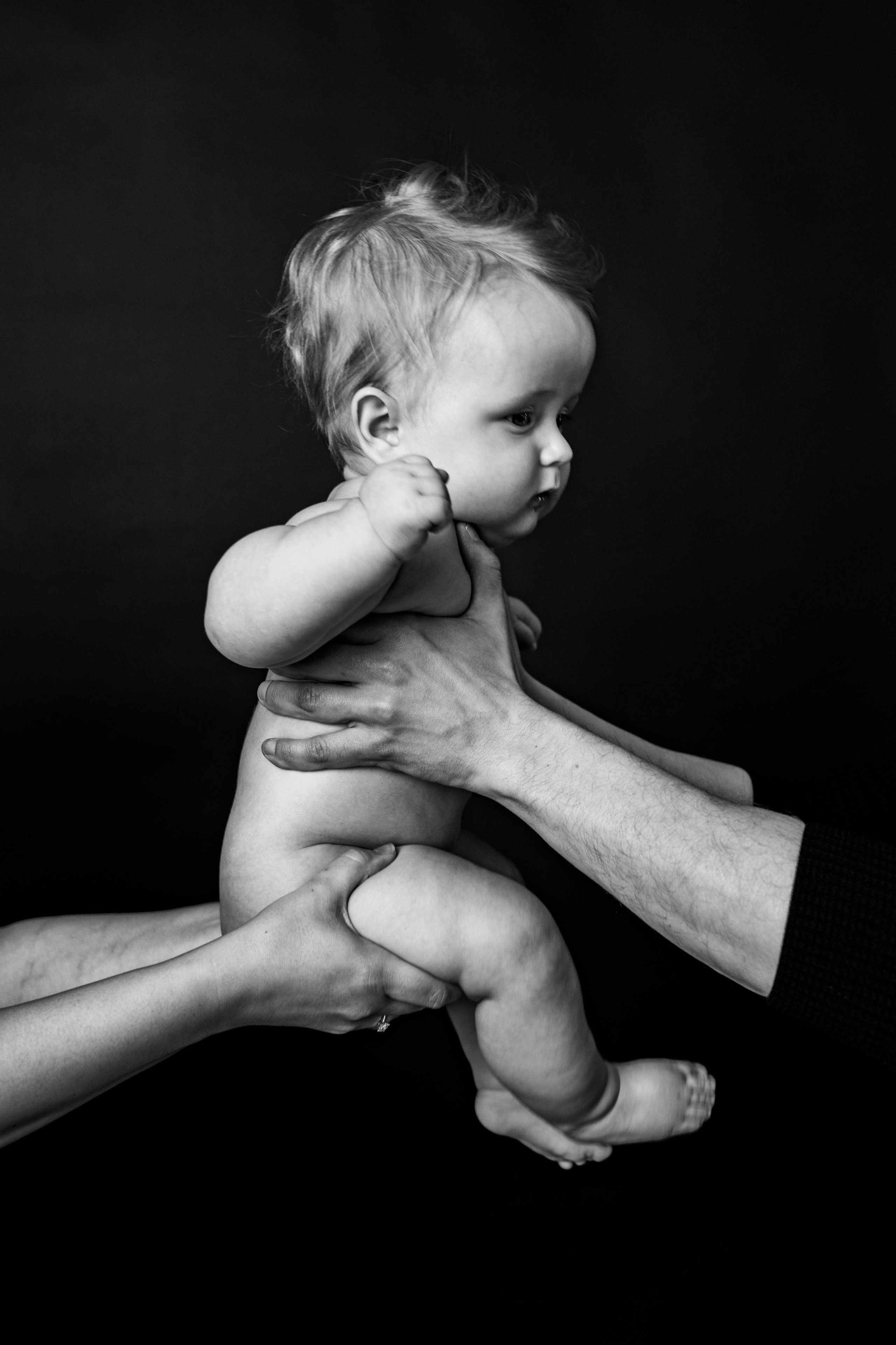 Анастасия Воропаева — репортажный фотограф СПб на роды, выписки, камерные торжества