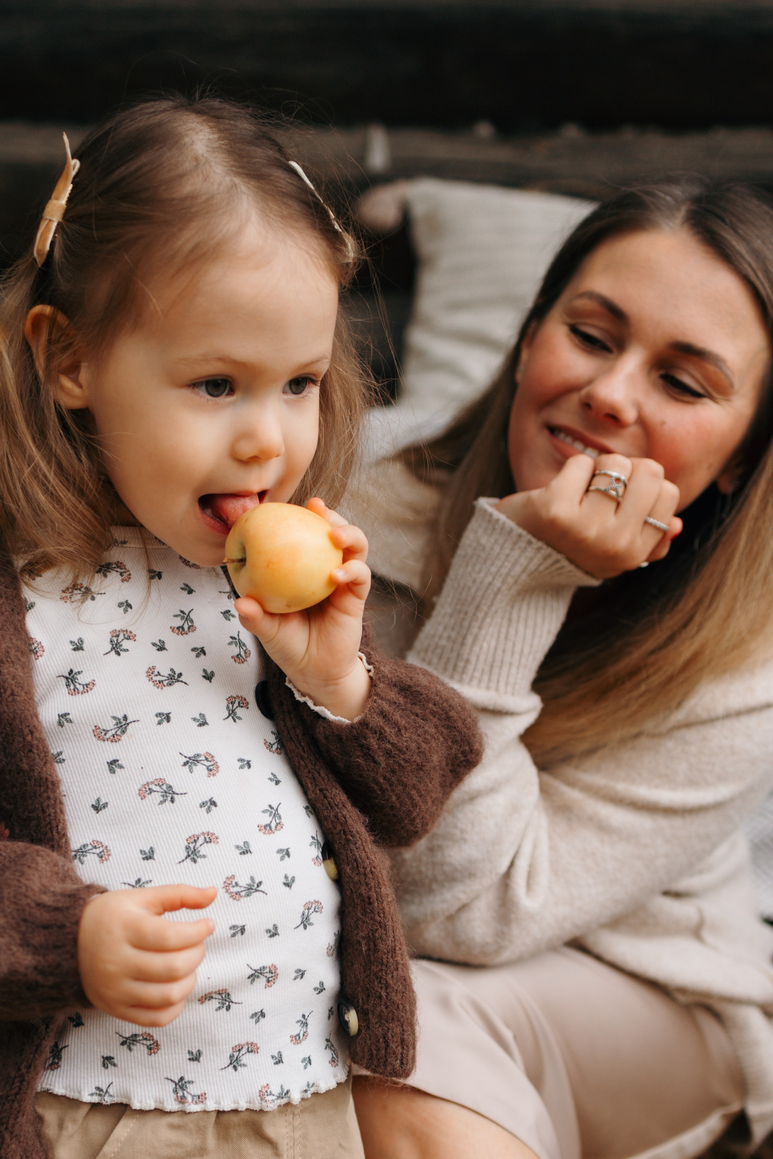 Осень в ладошках мамы. Ваш фотограф