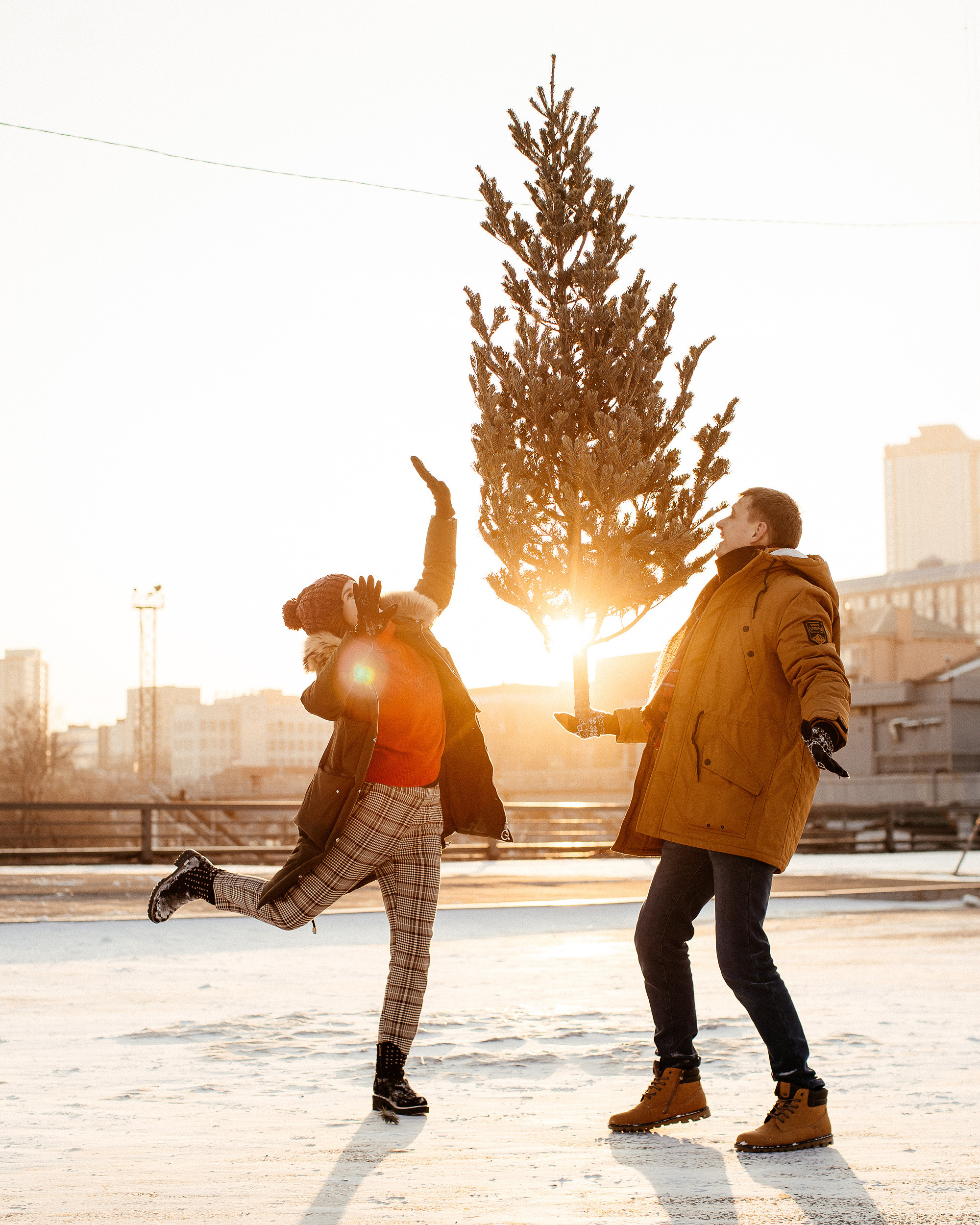 Фотосессия с ёлкой на улице. Фотограф во Владивостоке Антон Блохин