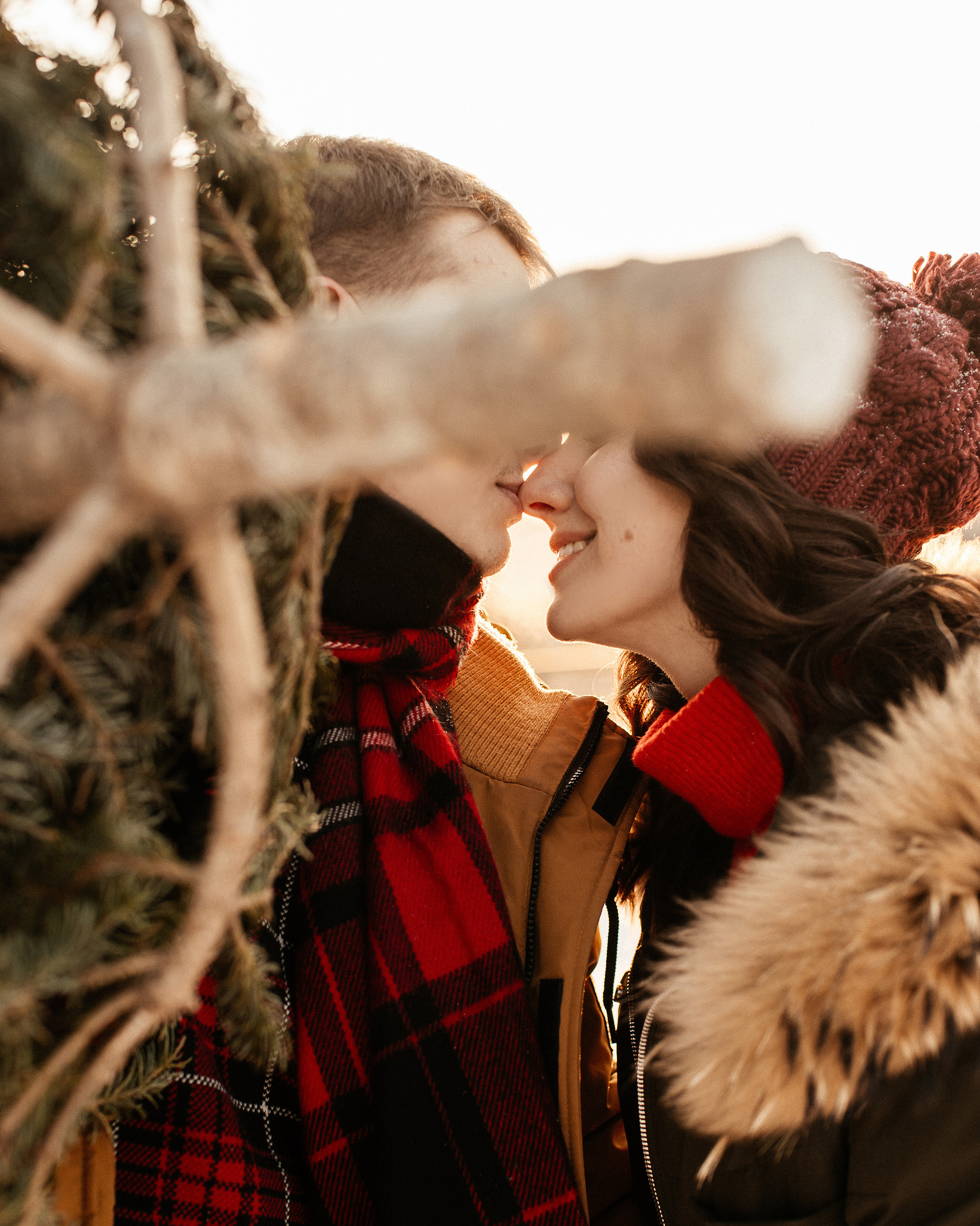 Фотосессия с ёлкой на улице. Фотограф во Владивостоке Антон Блохин