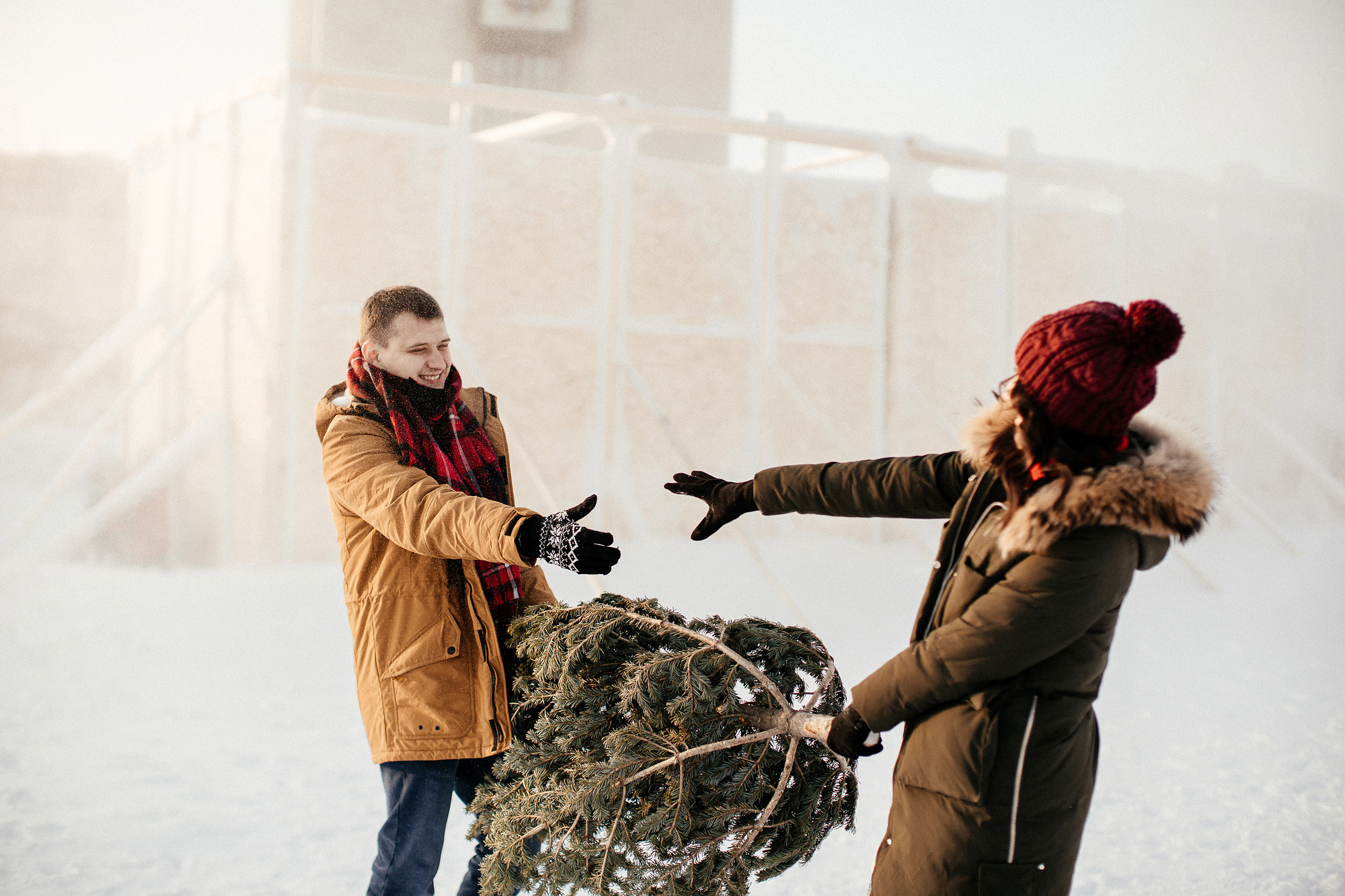 Фотосессия с ёлкой на улице. Фотограф во Владивостоке Антон Блохин