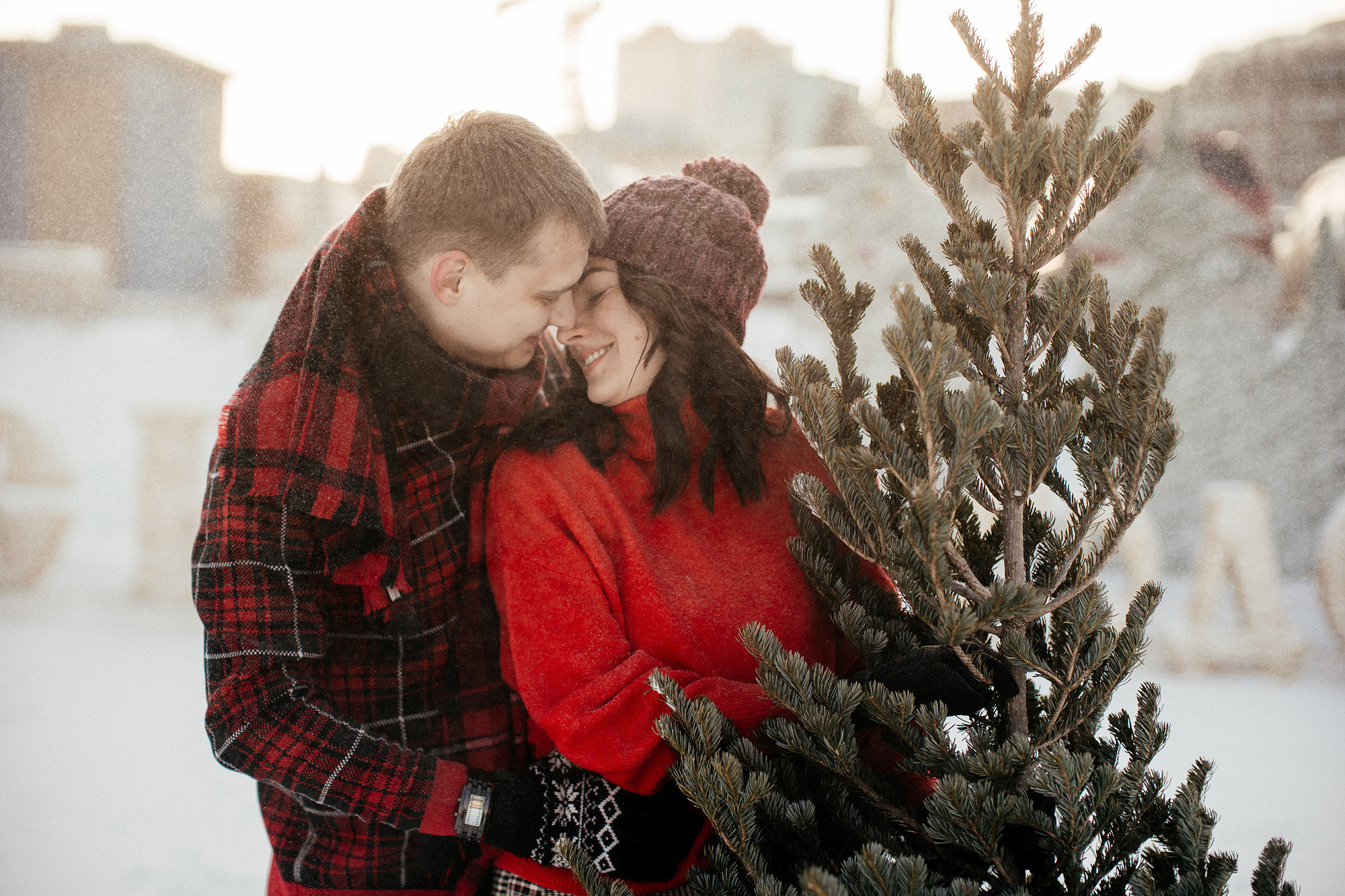 Фотосессия с ёлкой на улице. Фотограф во Владивостоке Антон Блохин