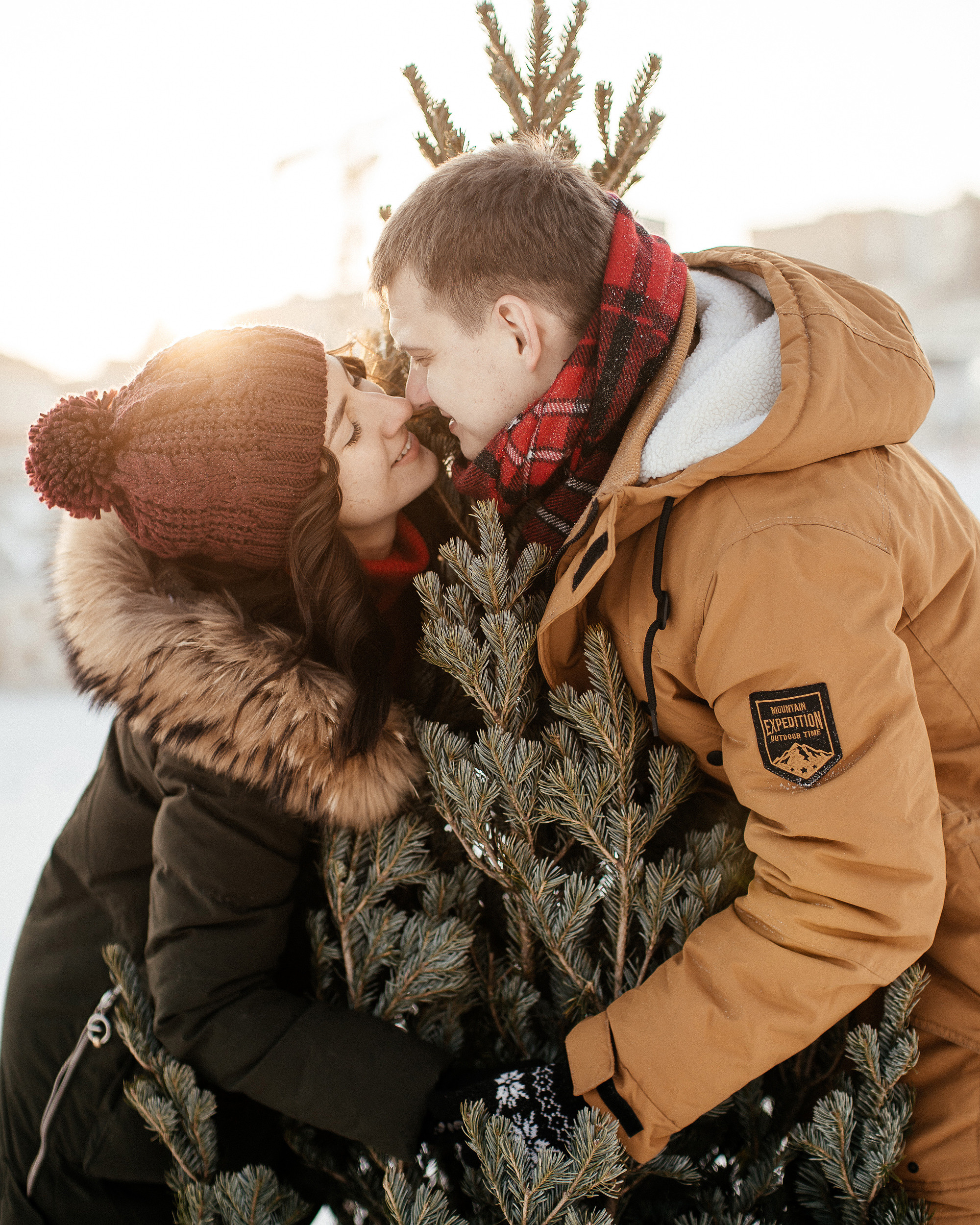 Фотосессия с ёлкой на улице. Фотограф во Владивостоке Антон Блохин