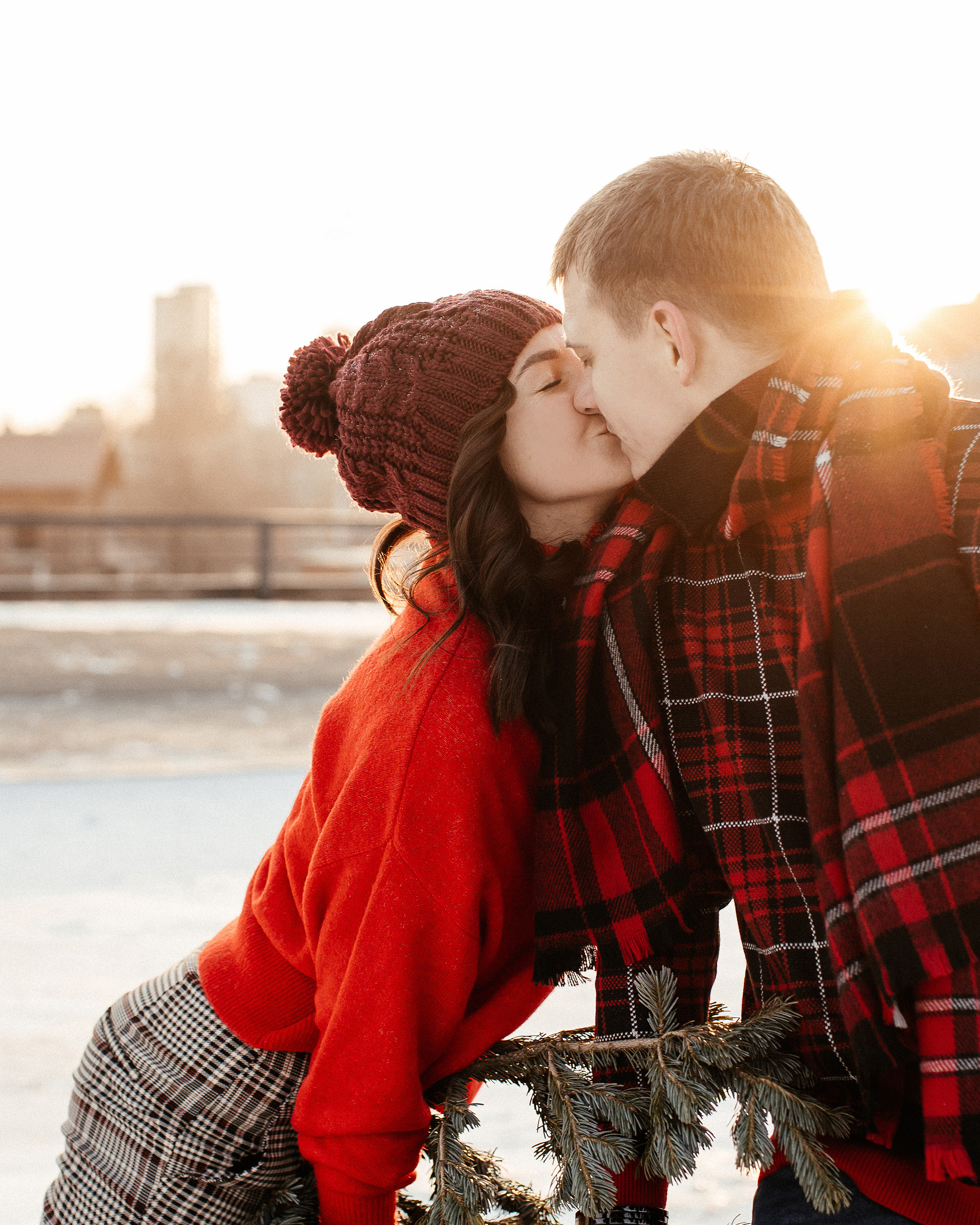 Фотосессия с ёлкой на улице. Фотограф во Владивостоке Антон Блохин