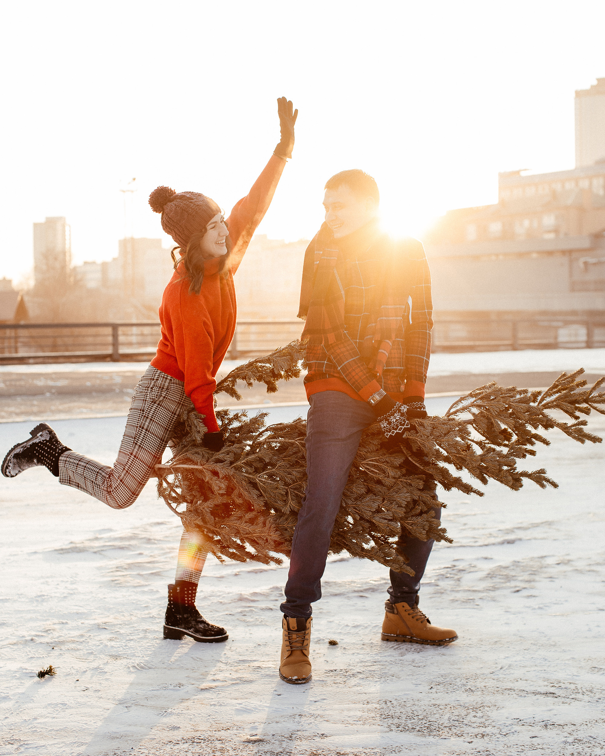 Фотосессия с ёлкой на улице. Фотограф во Владивостоке Антон Блохин