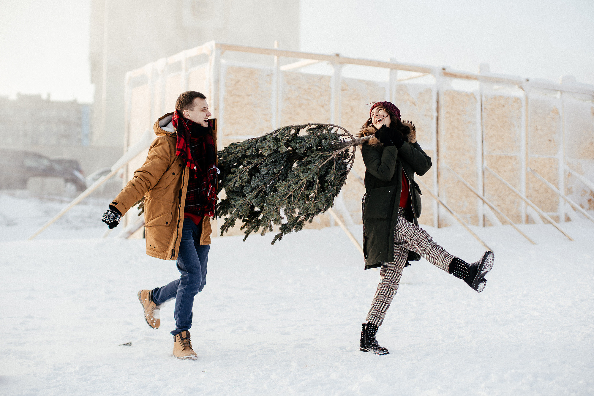 Фотосессия с ёлкой на улице. Фотограф во Владивостоке Антон Блохин