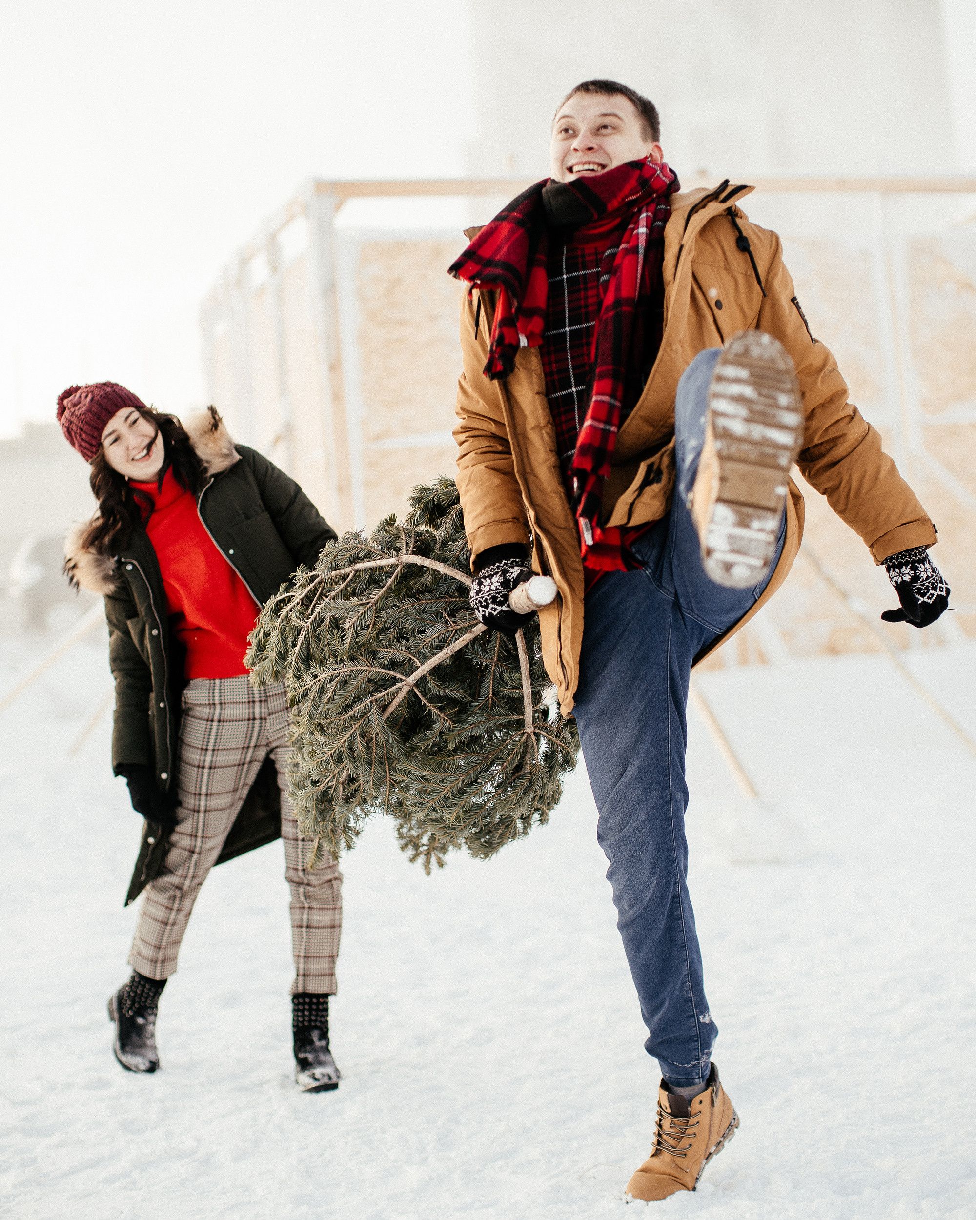 Фотосессия с ёлкой на улице. Фотограф во Владивостоке Антон Блохин