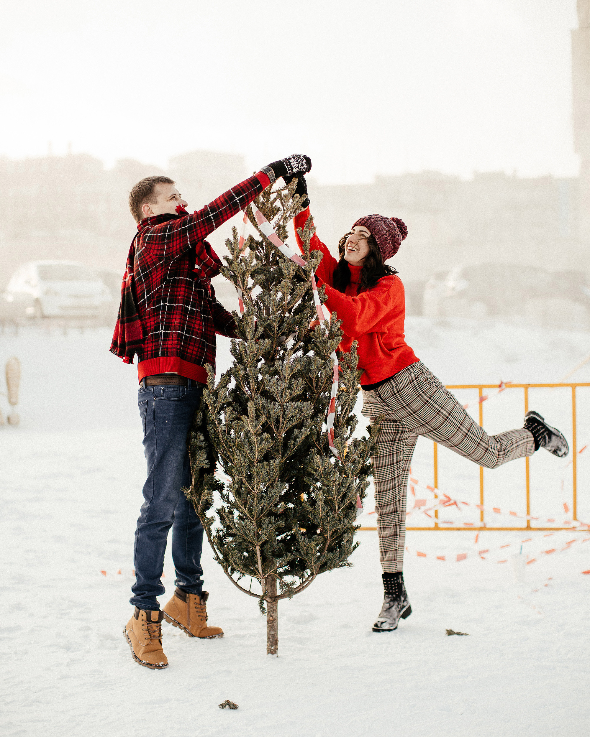 Фотосессия с ёлкой на улице. Фотограф во Владивостоке Антон Блохин