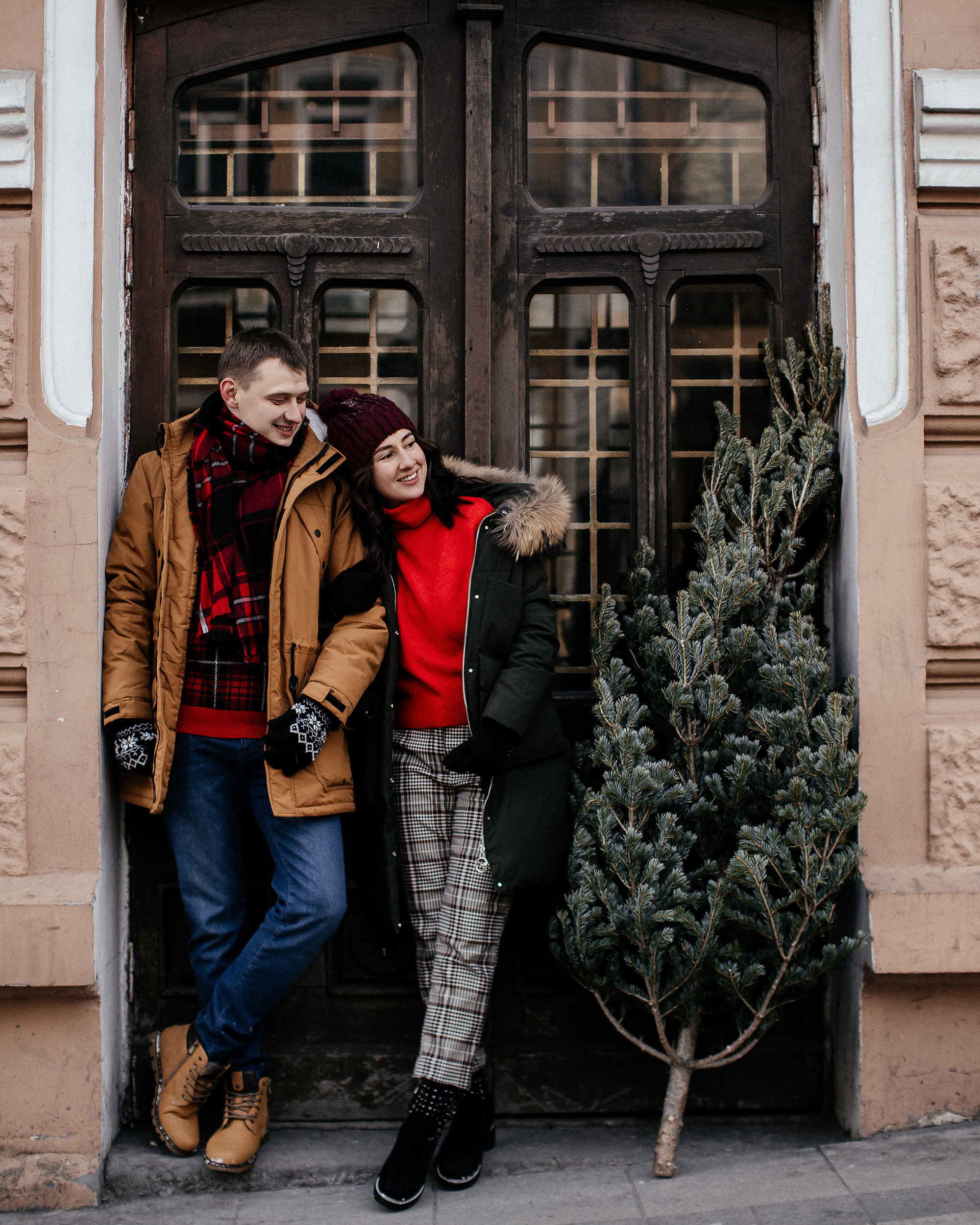 Фотосессия с ёлкой на улице. Фотограф во Владивостоке Антон Блохин