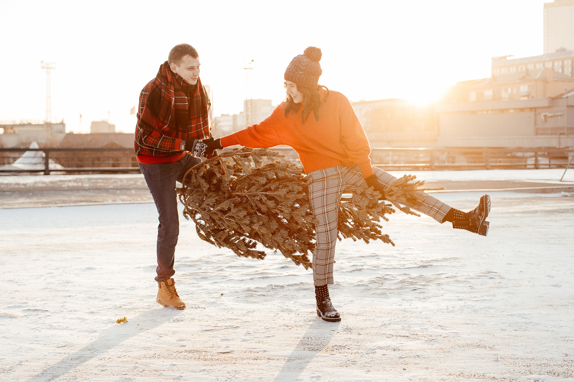 Фотосессия с ёлкой на улице. Фотограф во Владивостоке Антон Блохин