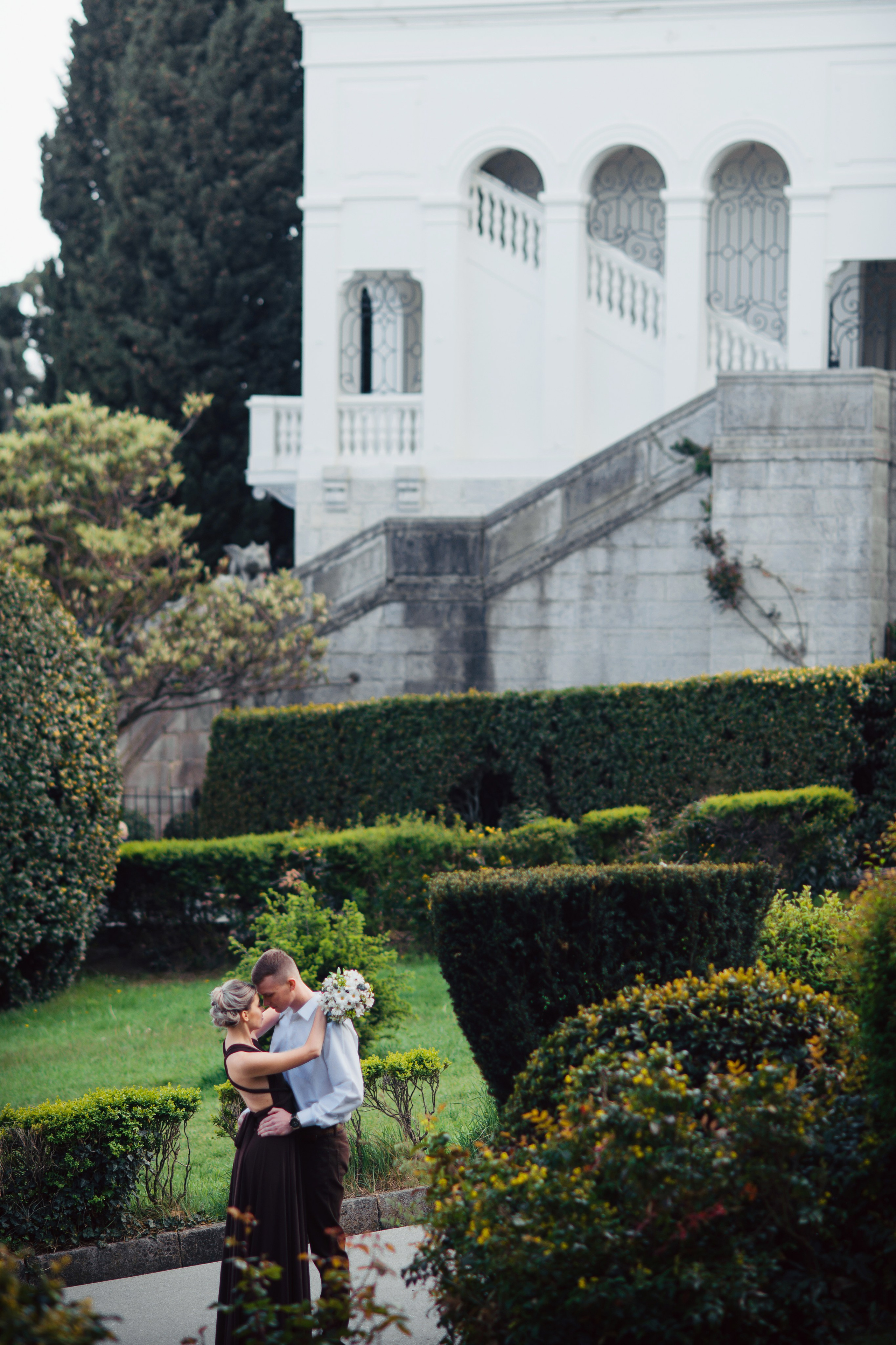 Свадебная фотосессия в Ливадии. Красивые места Крыма для фотосессии. Фотограф в Симферополе и по Крыму Ольга Топоривская.