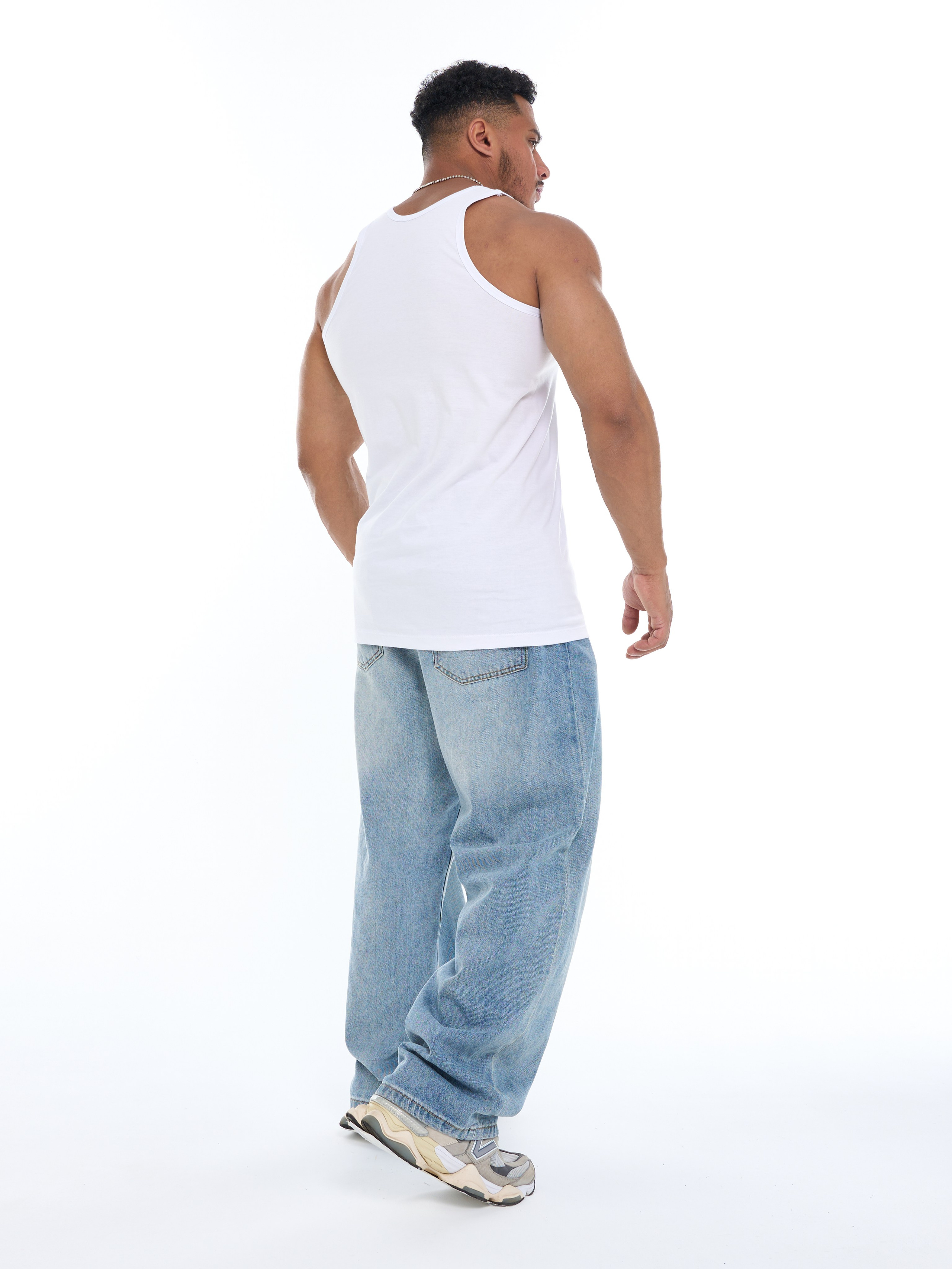 Фотомодель для маркетплейсов Омар. Фотосъёмка для марктеплейсов Studio 11.11