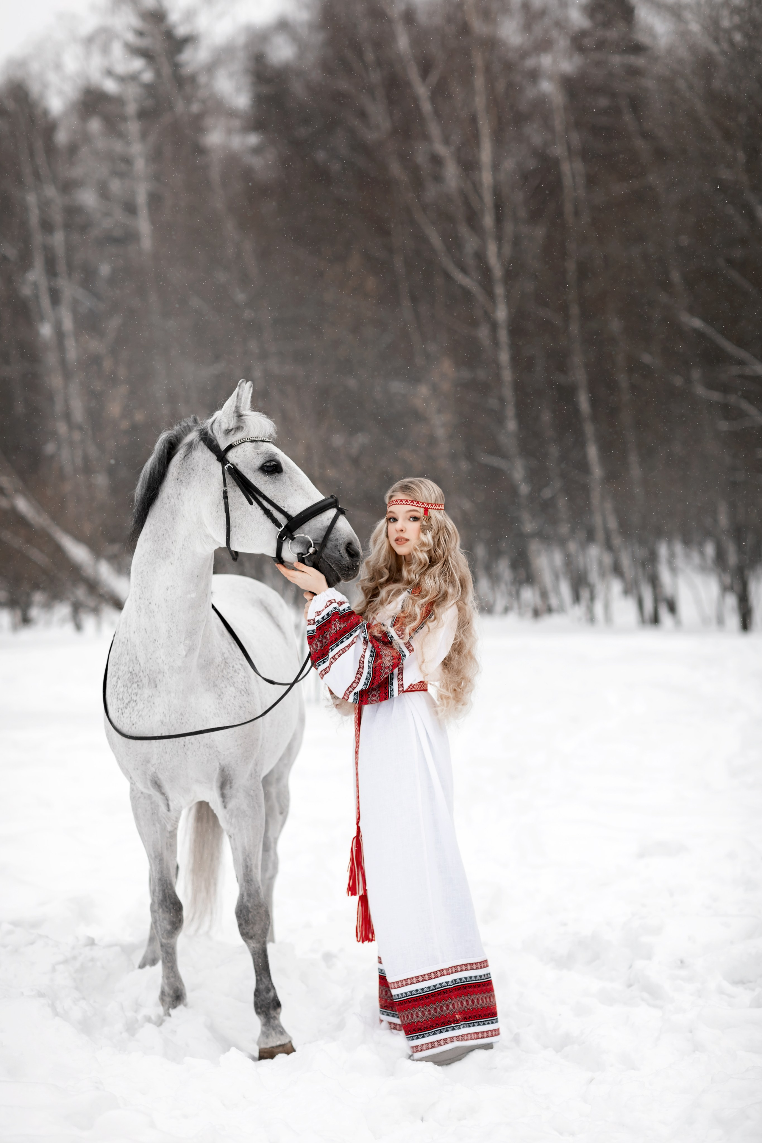A11. Дизайнер костюмов и украшений, фотограф