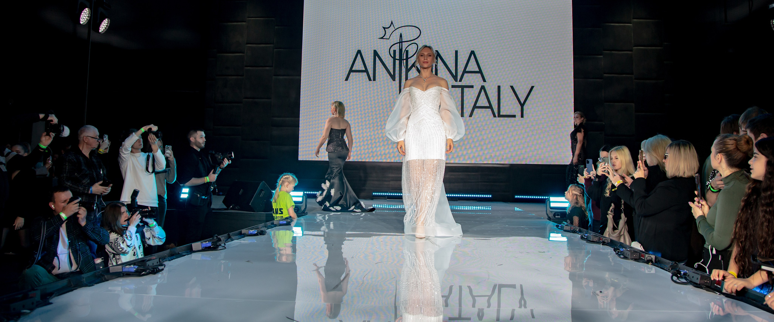 MFFRUSSIA (Moscow Fashion Fair Russia) Репортажная. Фотограф Надежда Абаренова