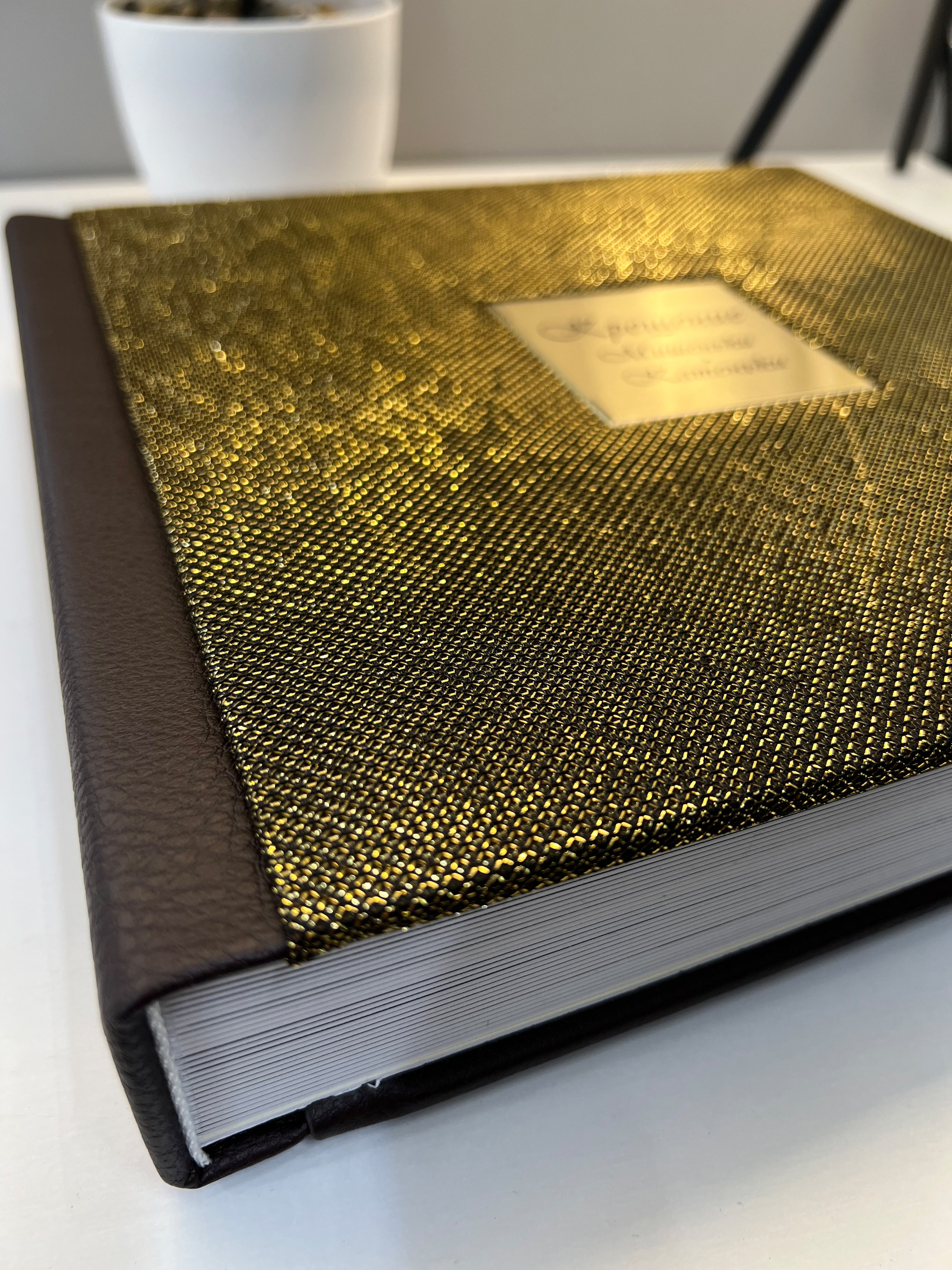 Книга в фотообложке. Фото- и видеосъёмка крещения и венчания. Фотограф на крещение Москва