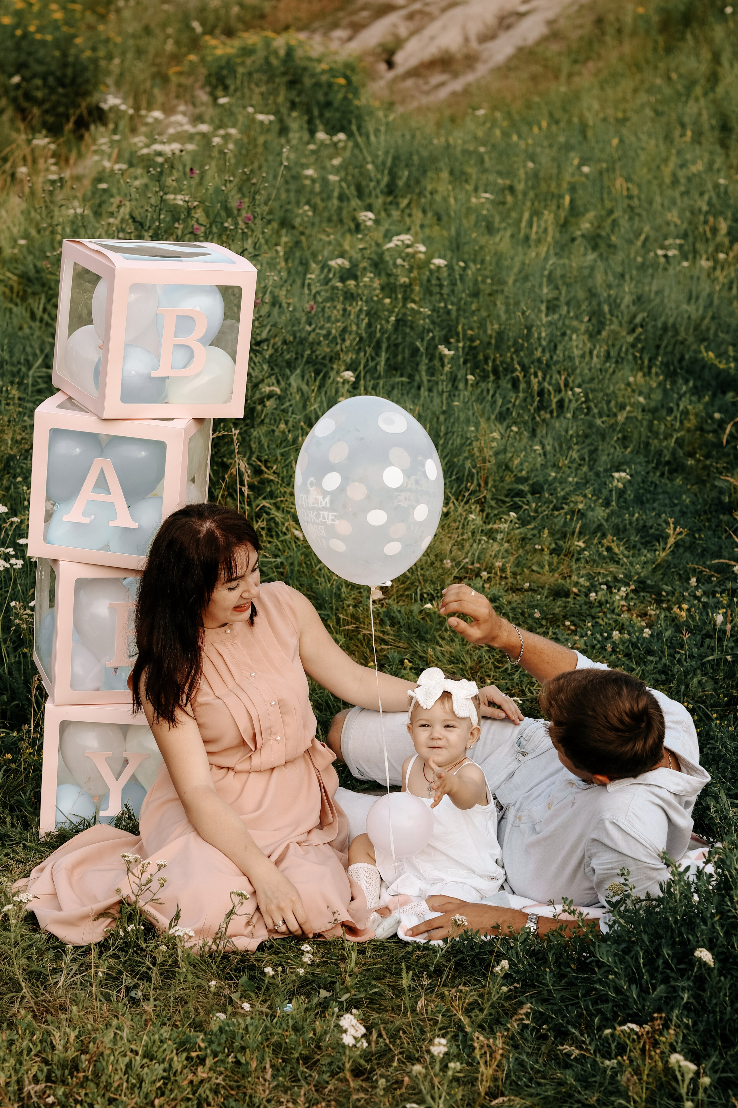 Семейная фотосессия 1 годик Алисии. Профессиональный фотограф Юнаковская Оксана