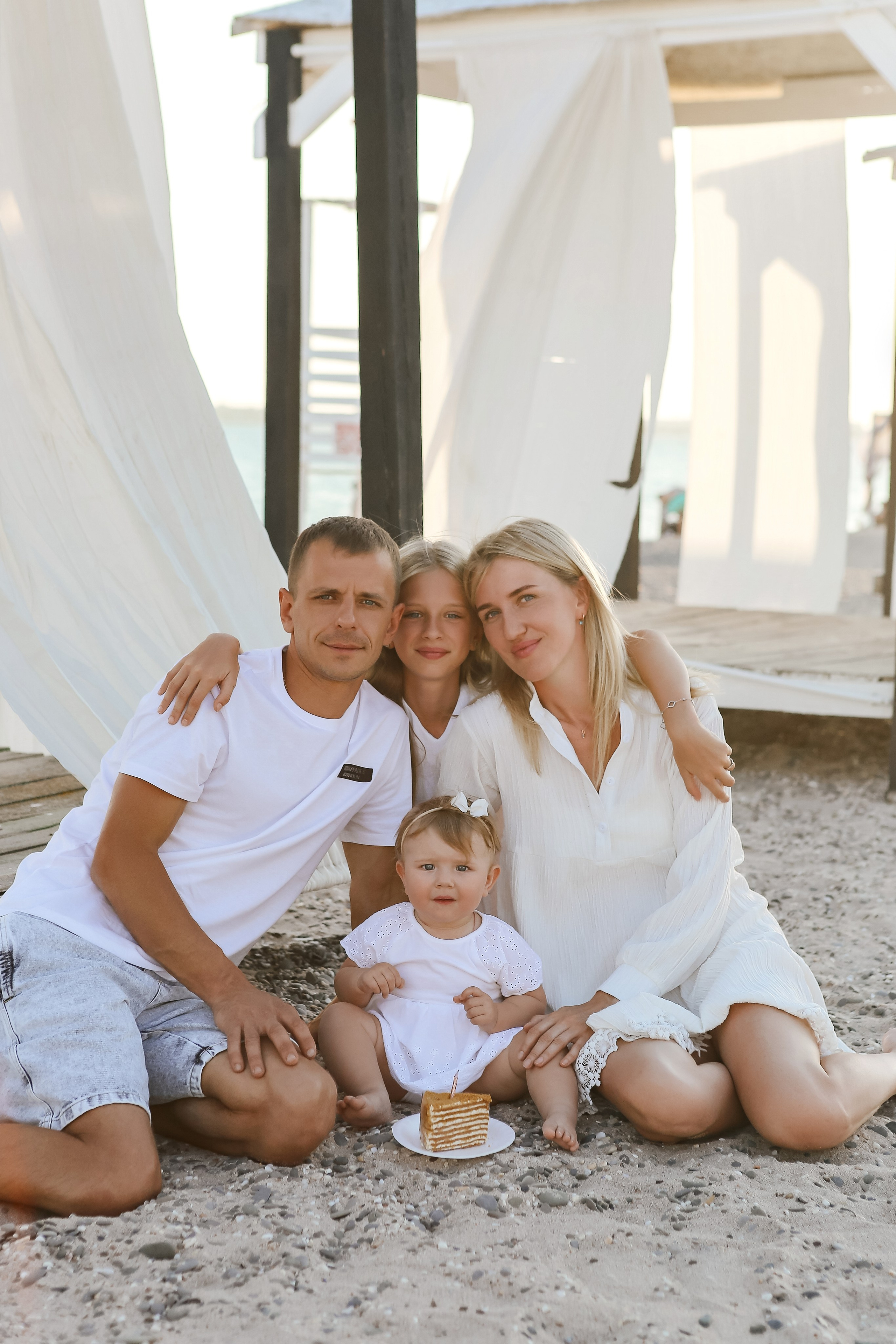 Семейная съемка у моря на закате в Евпатории. Фотограф в Краснодаре и в Евпатории Дарья Белоущенко