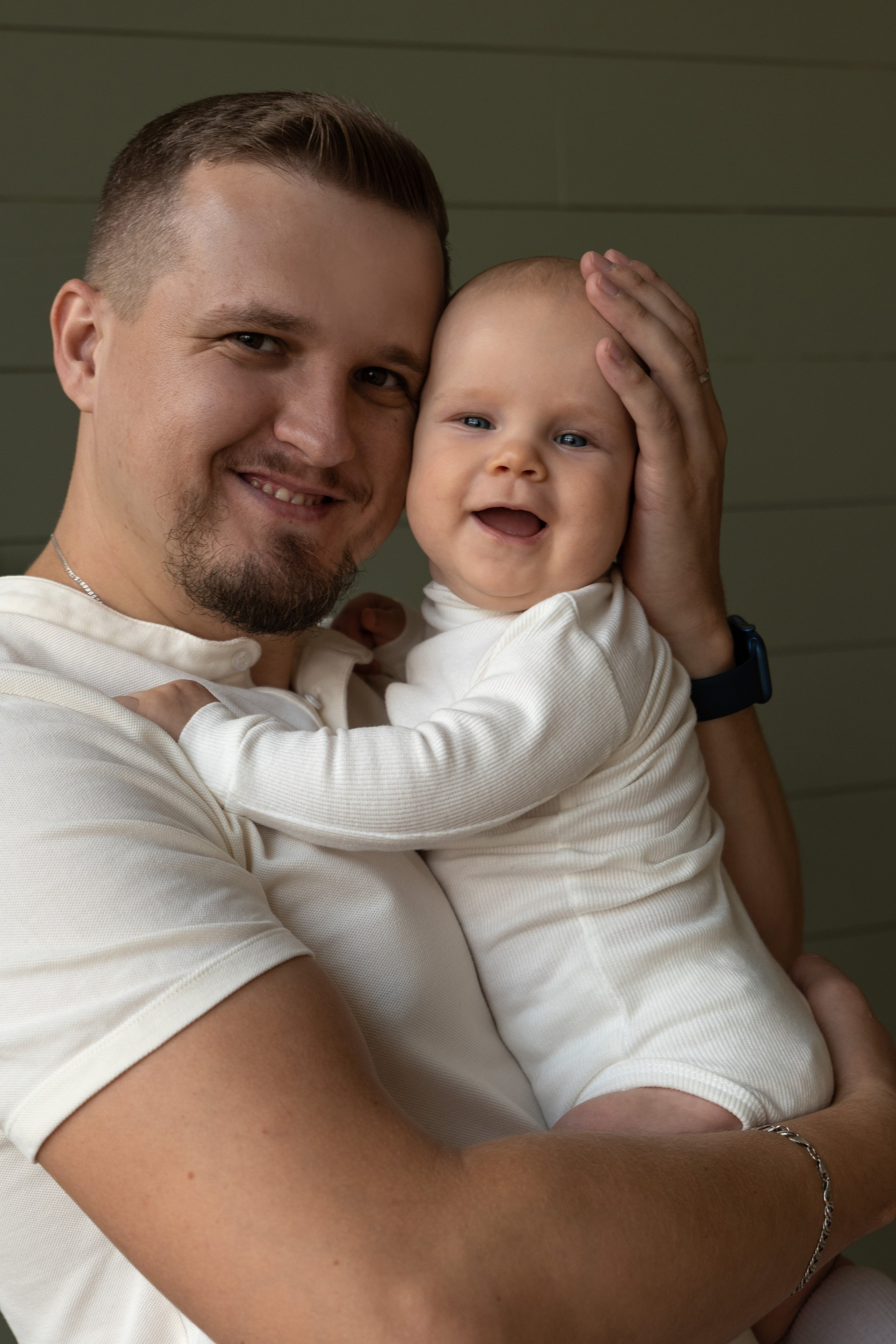 Студийная семейная фотосессия. Фотограф видеограф Ольга Василевская