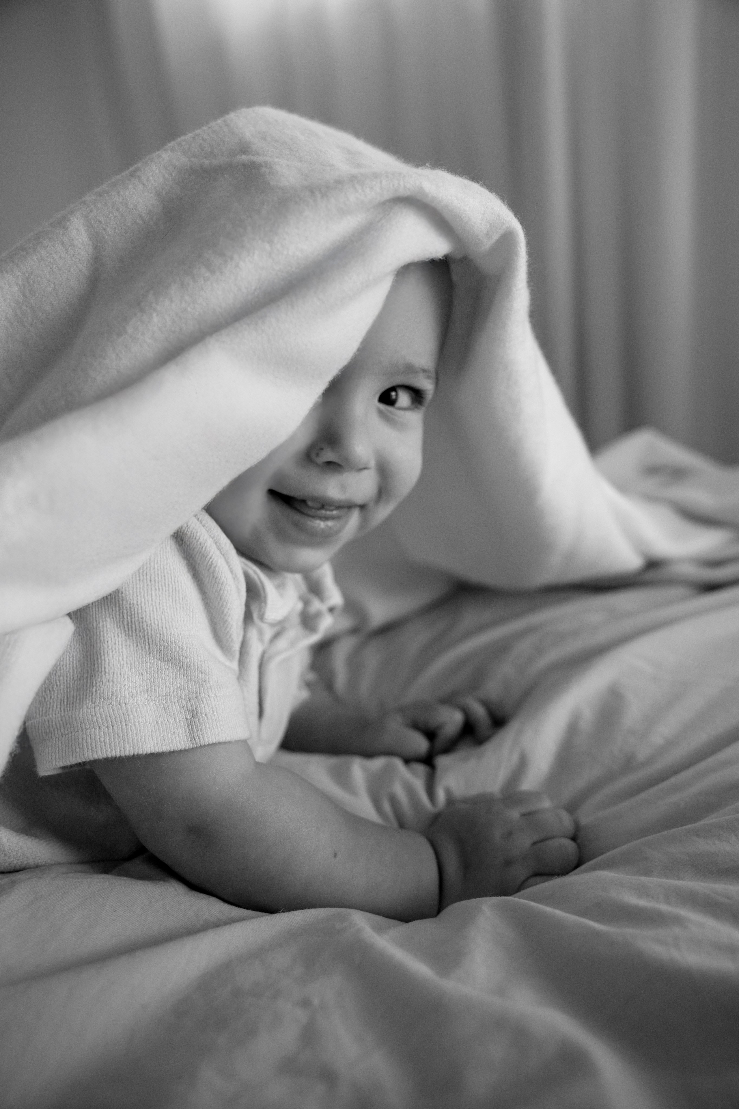 Pregnancy & Family photoshoot at home. Wedding and family photographer