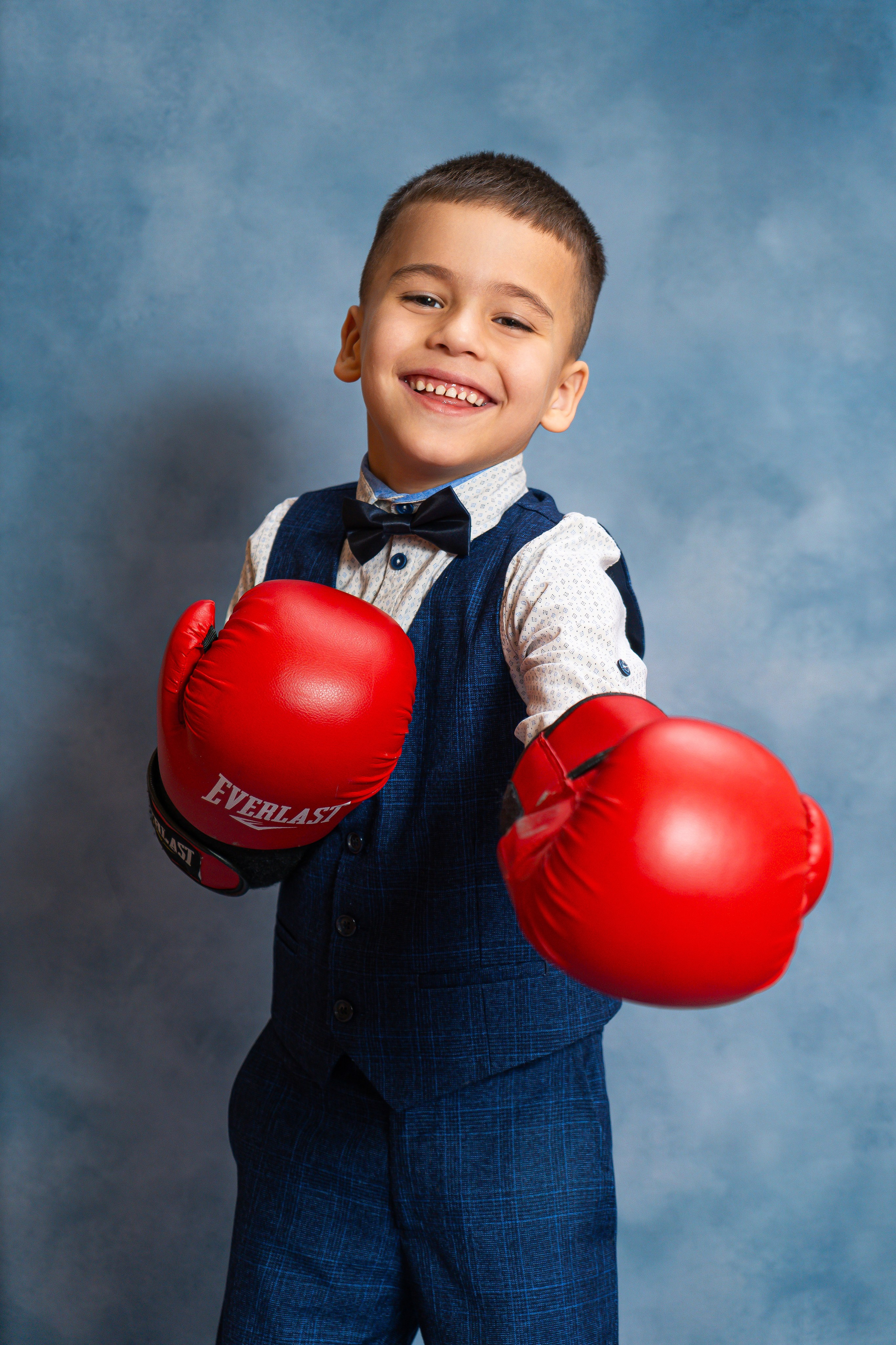 Выпускные альбомы. Akhmadeevmedia.ru