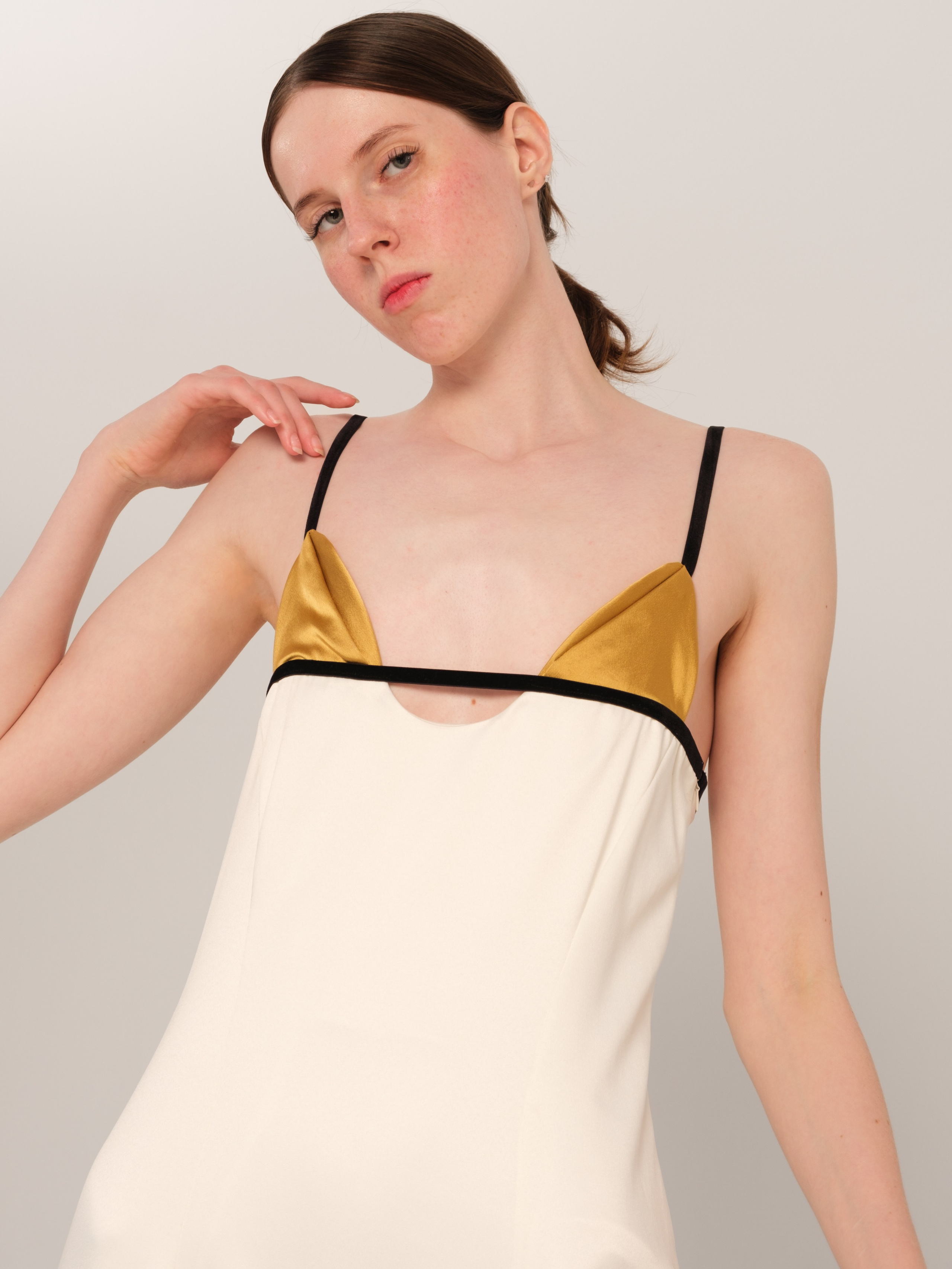 ZHAKOVA BRAND каталог. Мари — фотограф и видеограф из Москвы