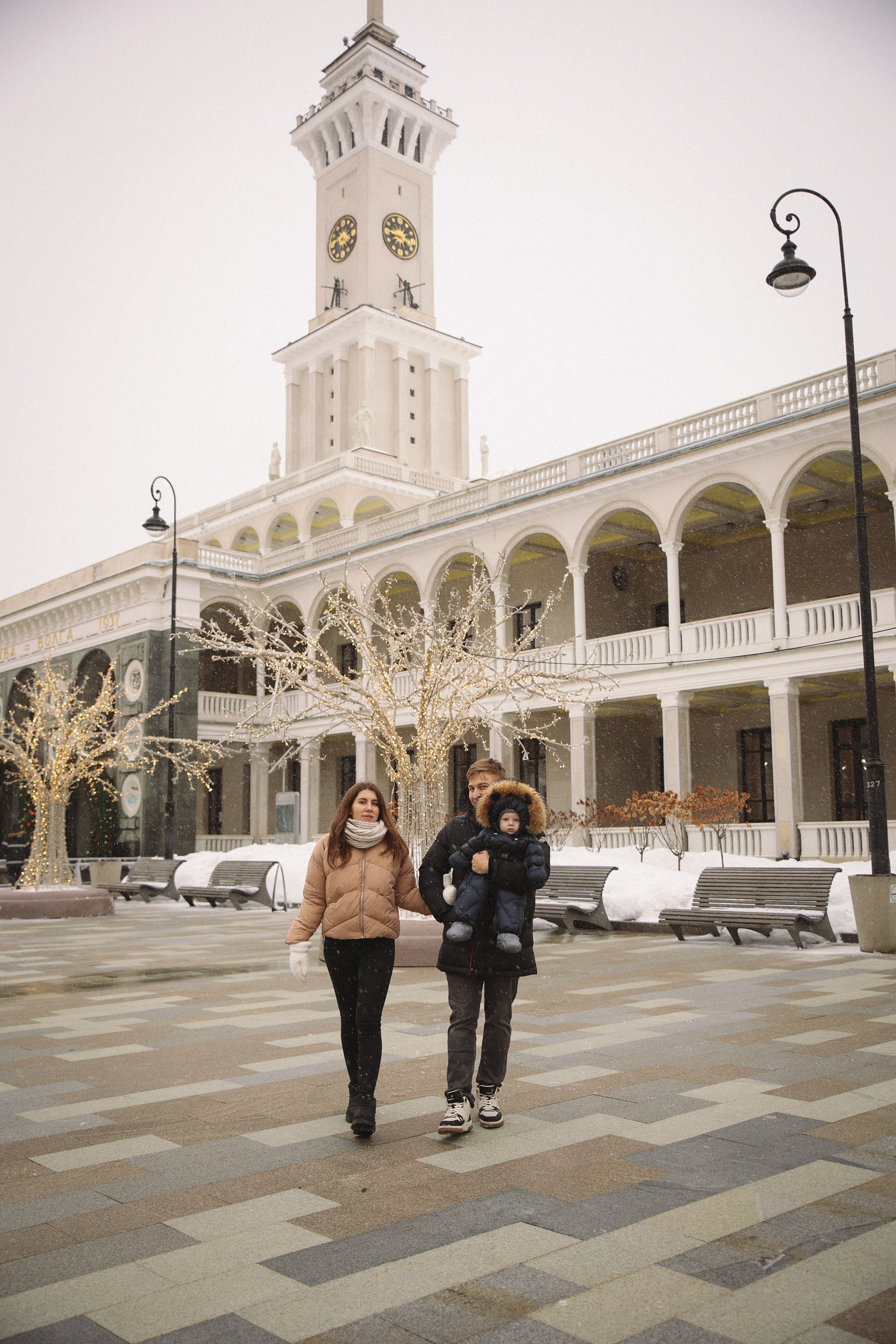 Семейная фотосессия прогулка. Фотограф Владимир Москва